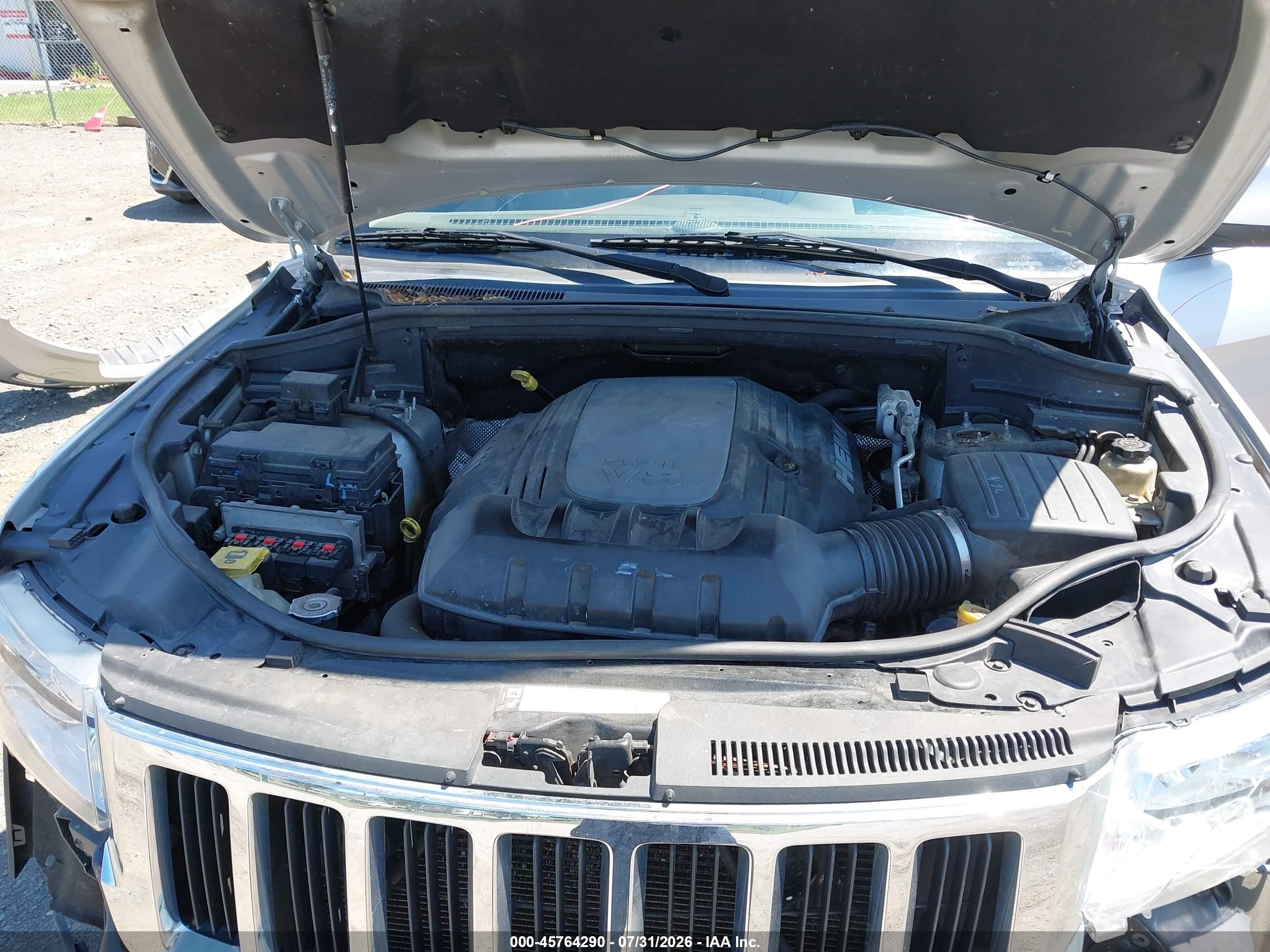 2012 Jeep Grand Cherokee Laredo Silver vin: 1C4RJFAT4CC203511