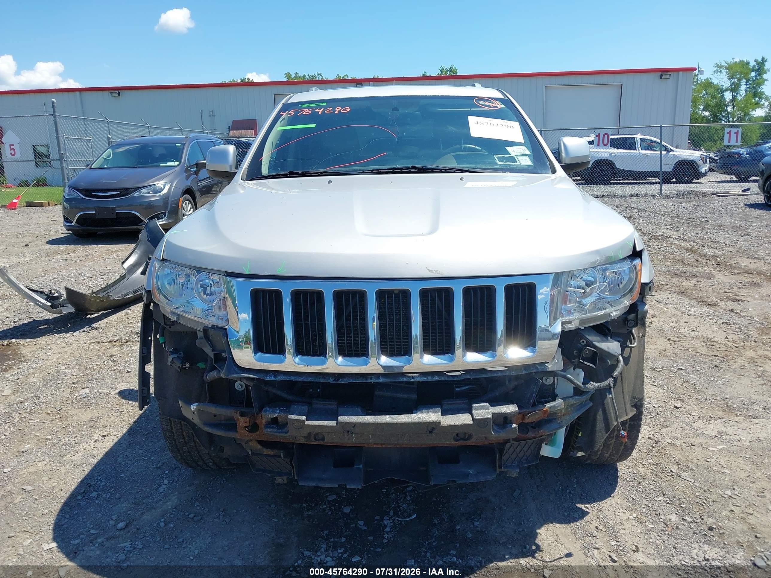 2012 Jeep Grand Cherokee Laredo Silver vin: 1C4RJFAT4CC203511