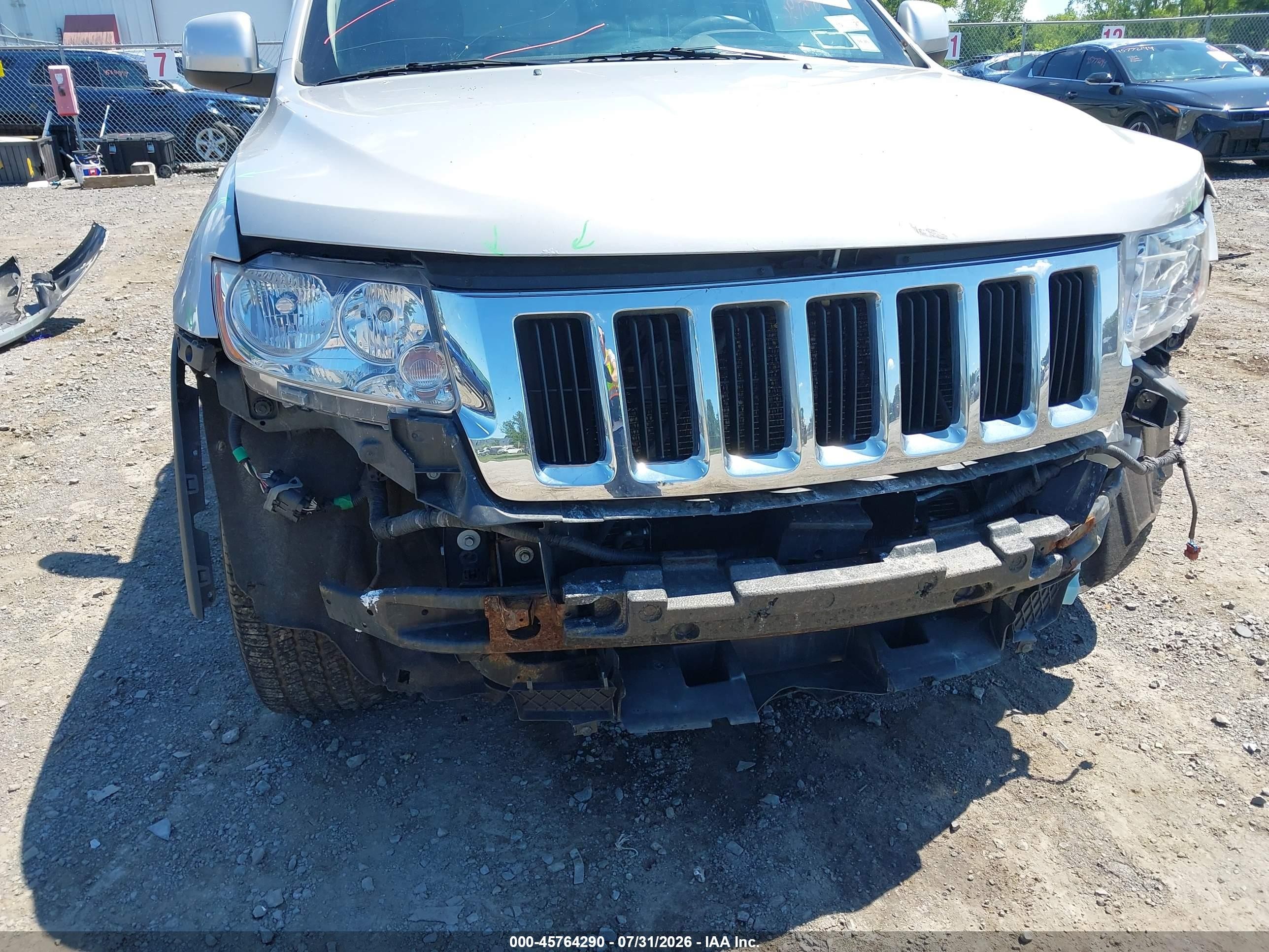 2012 Jeep Grand Cherokee Laredo Silver vin: 1C4RJFAT4CC203511