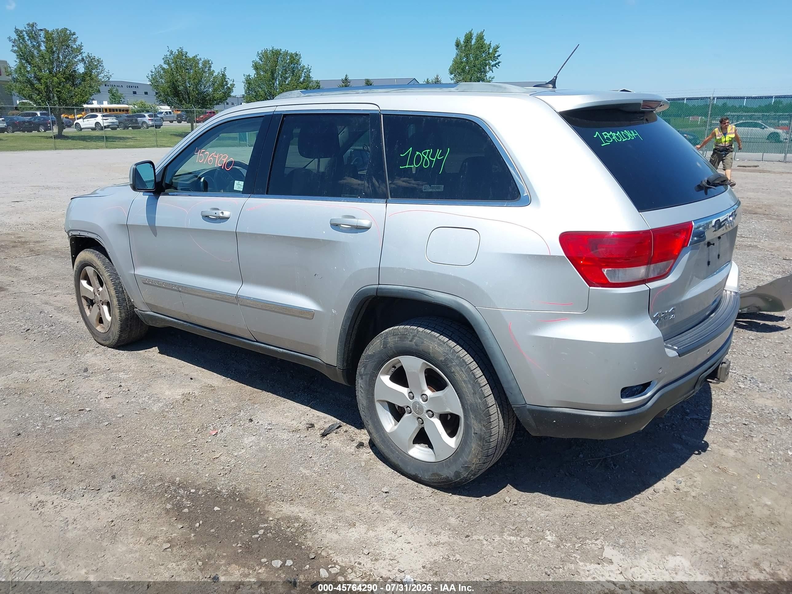 2012 Jeep Grand Cherokee Laredo Silver vin: 1C4RJFAT4CC203511