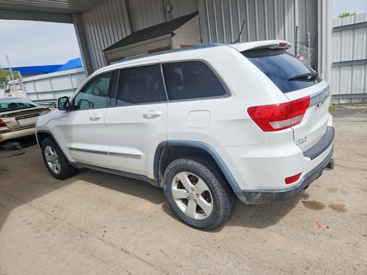 2013 Jeep Grand Cherokee Laredo White vin: 1C4RJFAT4DC576534