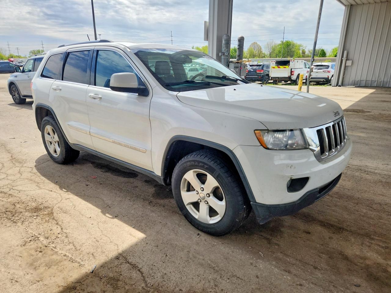 2013 Jeep Grand Cherokee Laredo White vin: 1C4RJFAT4DC576534