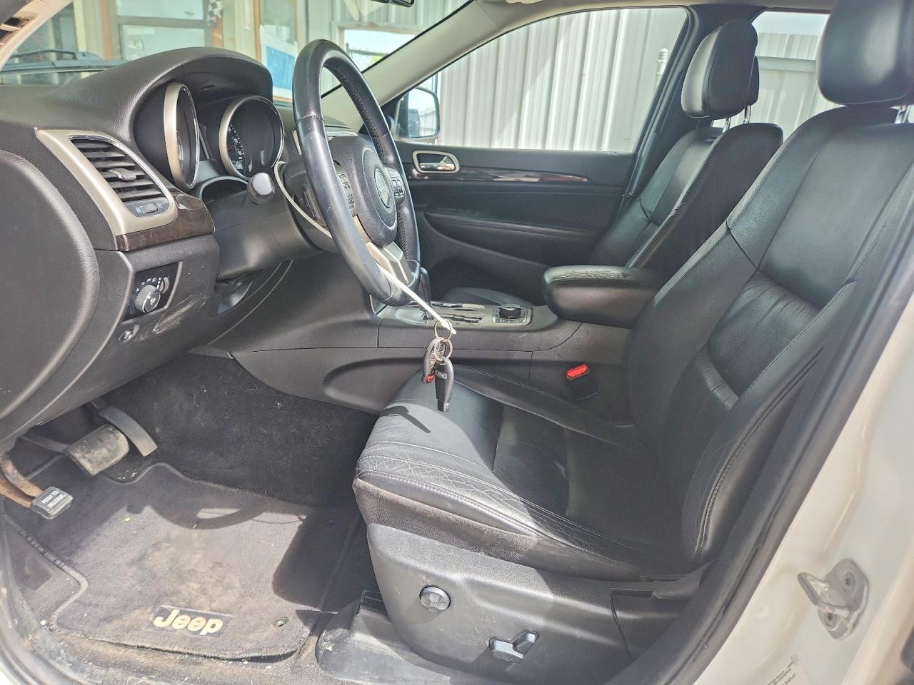 2013 Jeep Grand Cherokee Laredo White vin: 1C4RJFAT4DC576534