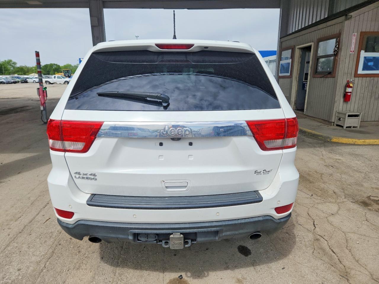 2013 Jeep Grand Cherokee Laredo White vin: 1C4RJFAT4DC576534