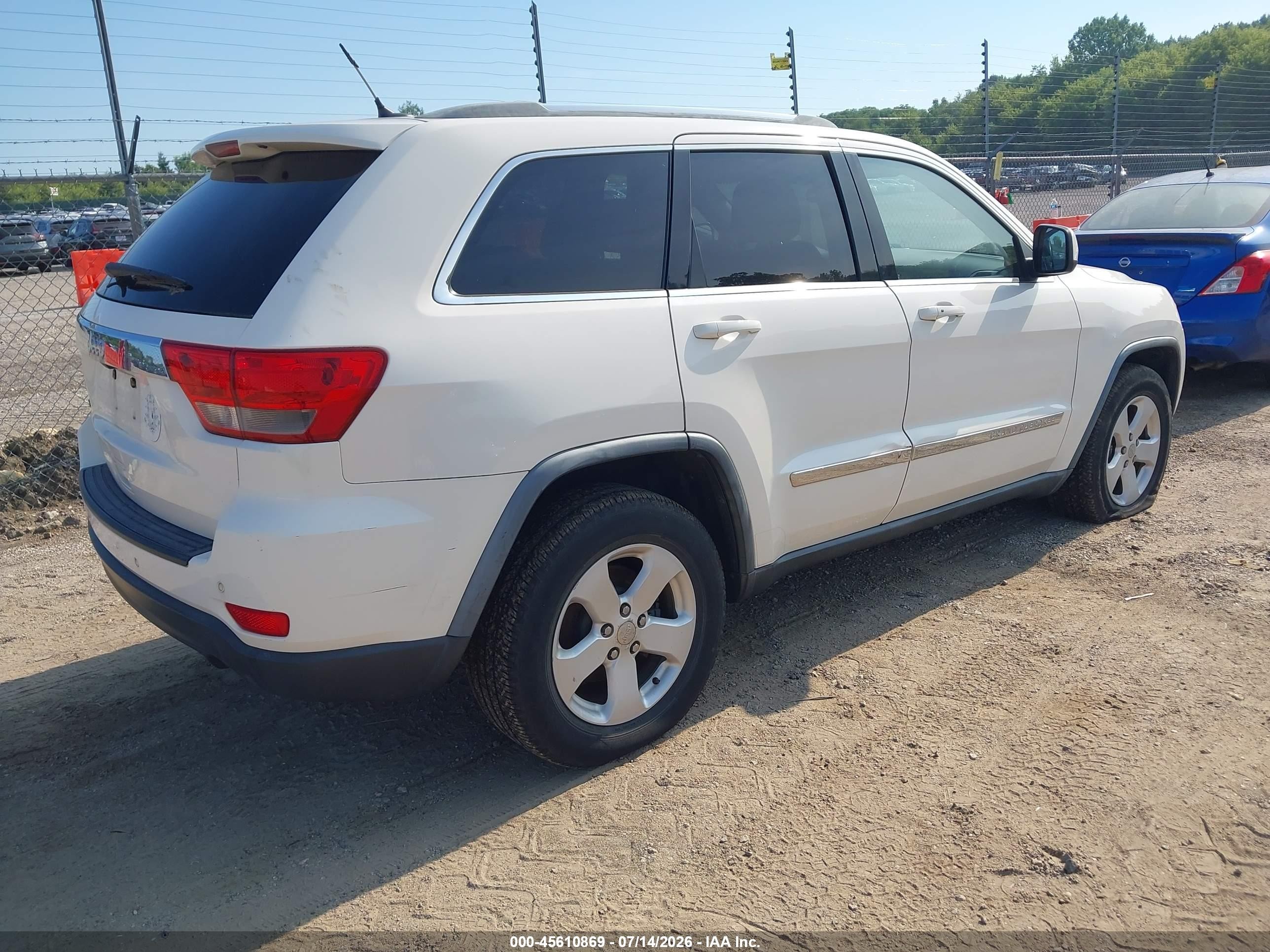 2012 Jeep Grand Cherokee Laredo White vin: 1C4RJFAT9CC111973