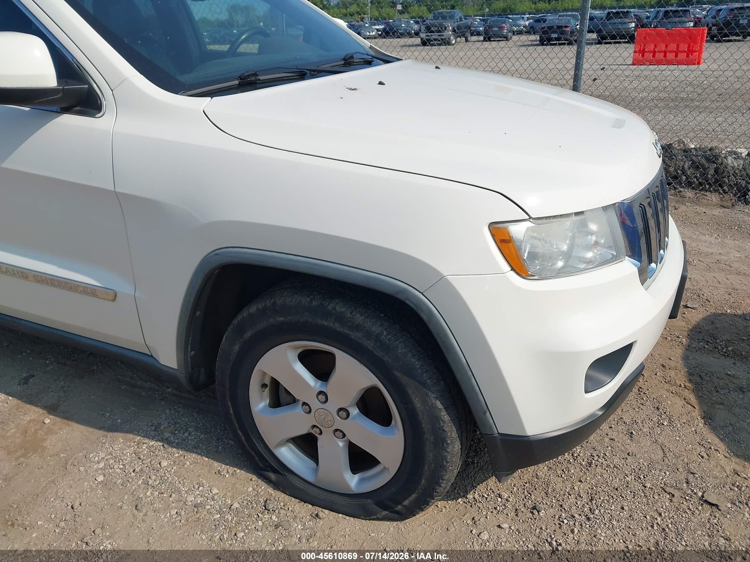2012 Jeep Grand Cherokee Laredo White vin: 1C4RJFAT9CC111973