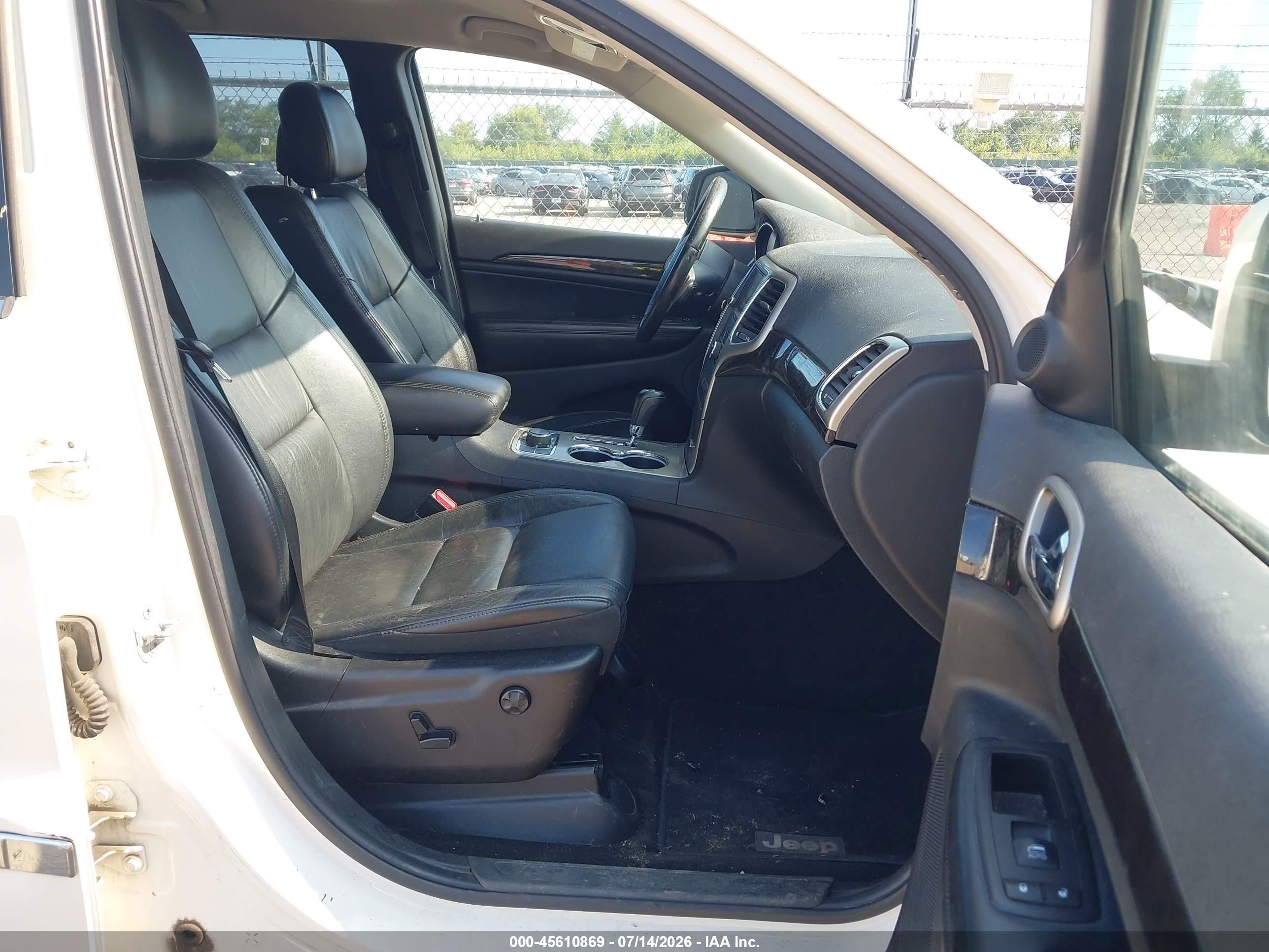 2012 Jeep Grand Cherokee Laredo White vin: 1C4RJFAT9CC111973