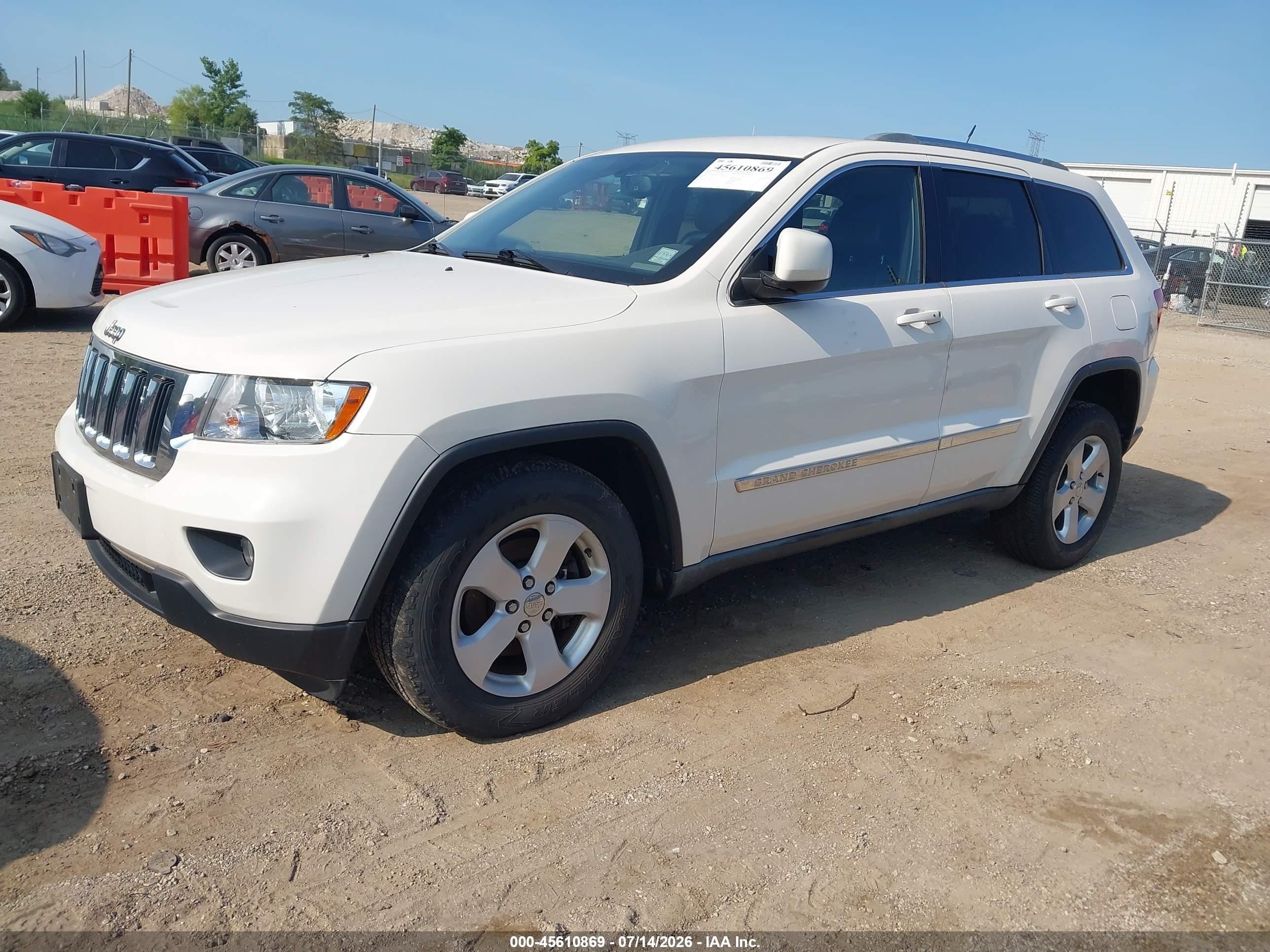 2012 Jeep Grand Cherokee Laredo White vin: 1C4RJFAT9CC111973