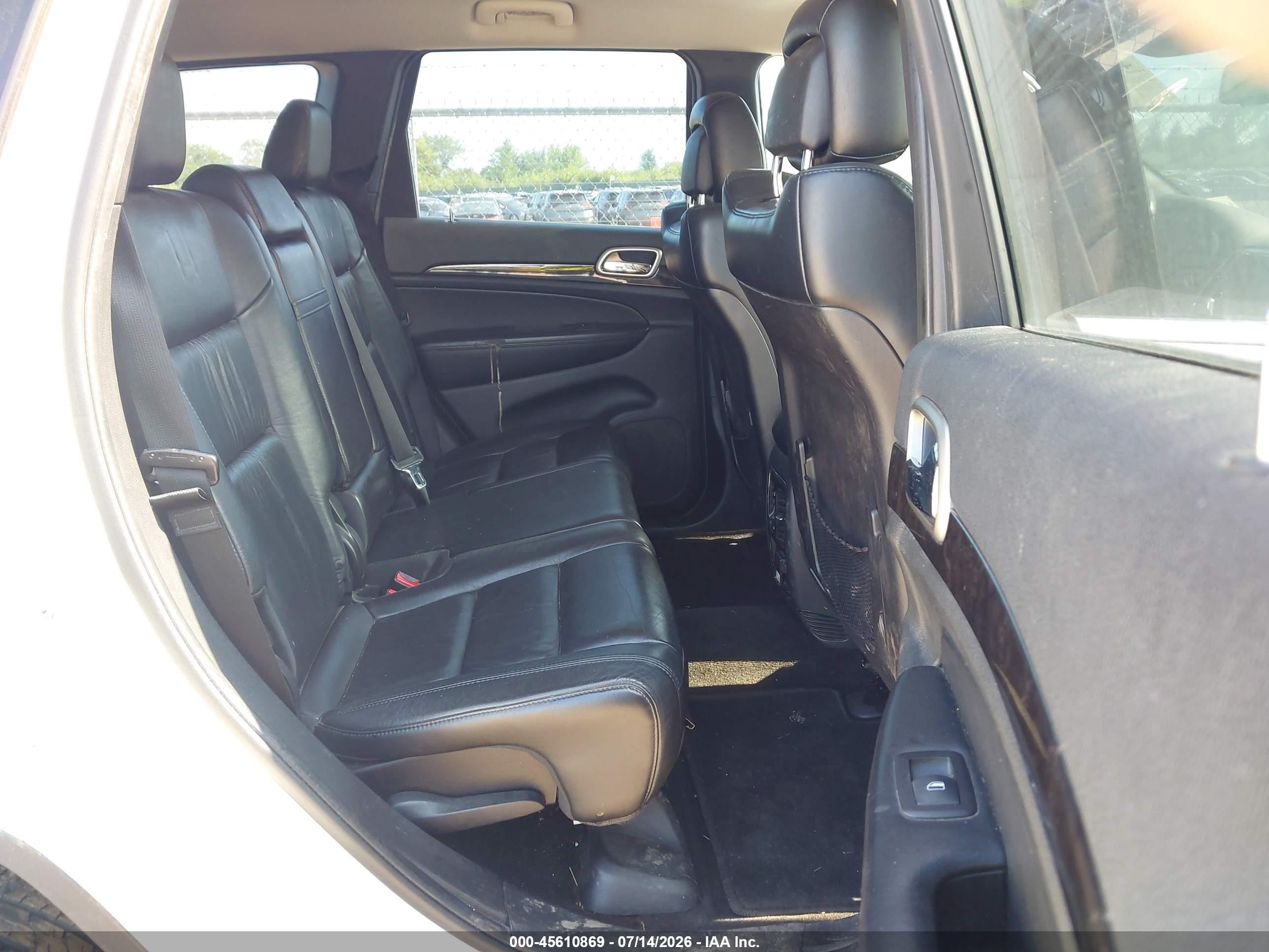 2012 Jeep Grand Cherokee Laredo White vin: 1C4RJFAT9CC111973