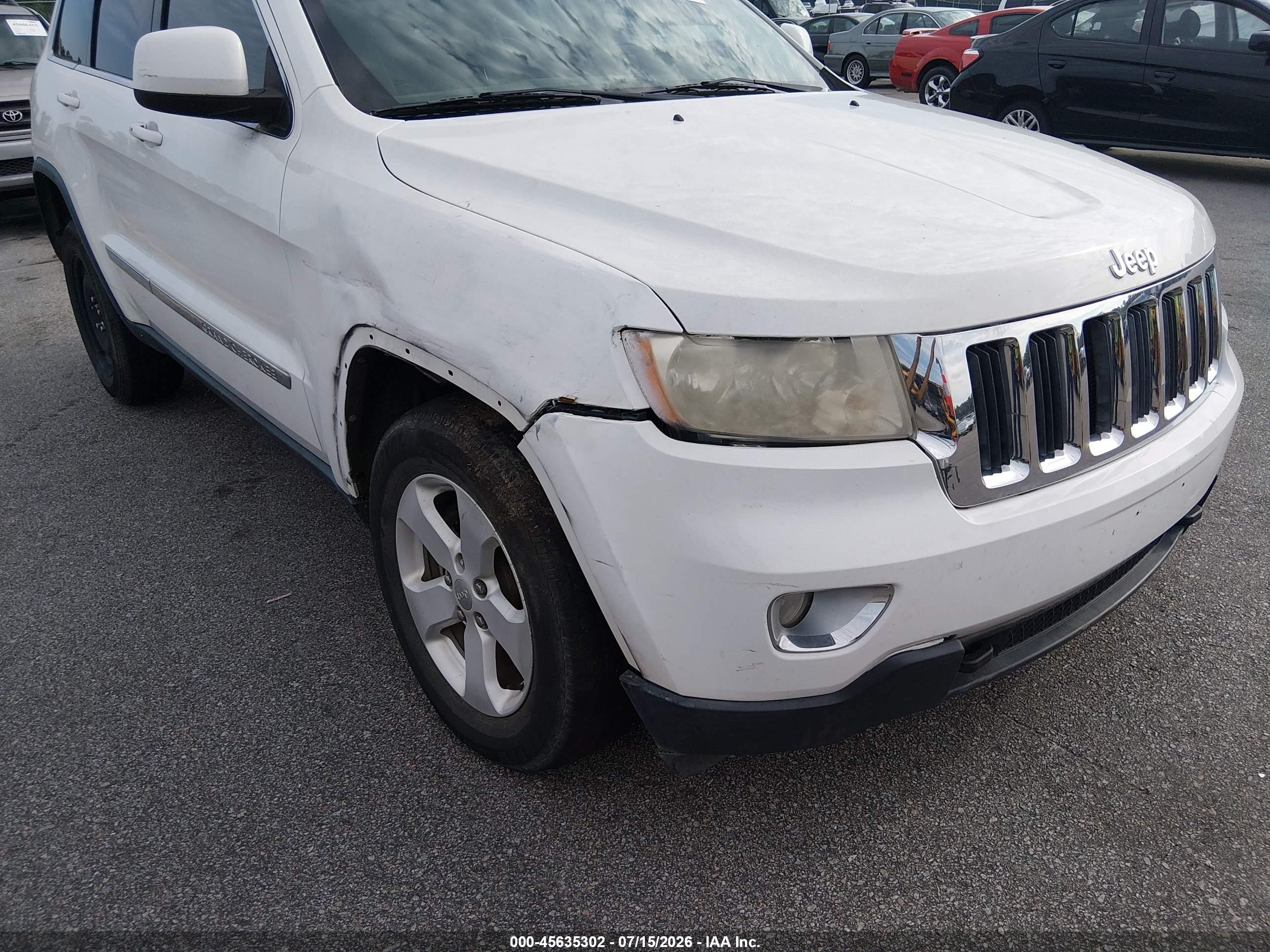 2013 Jeep Grand Cherokee Laredo White vin: 1C4RJFAT9DC646142