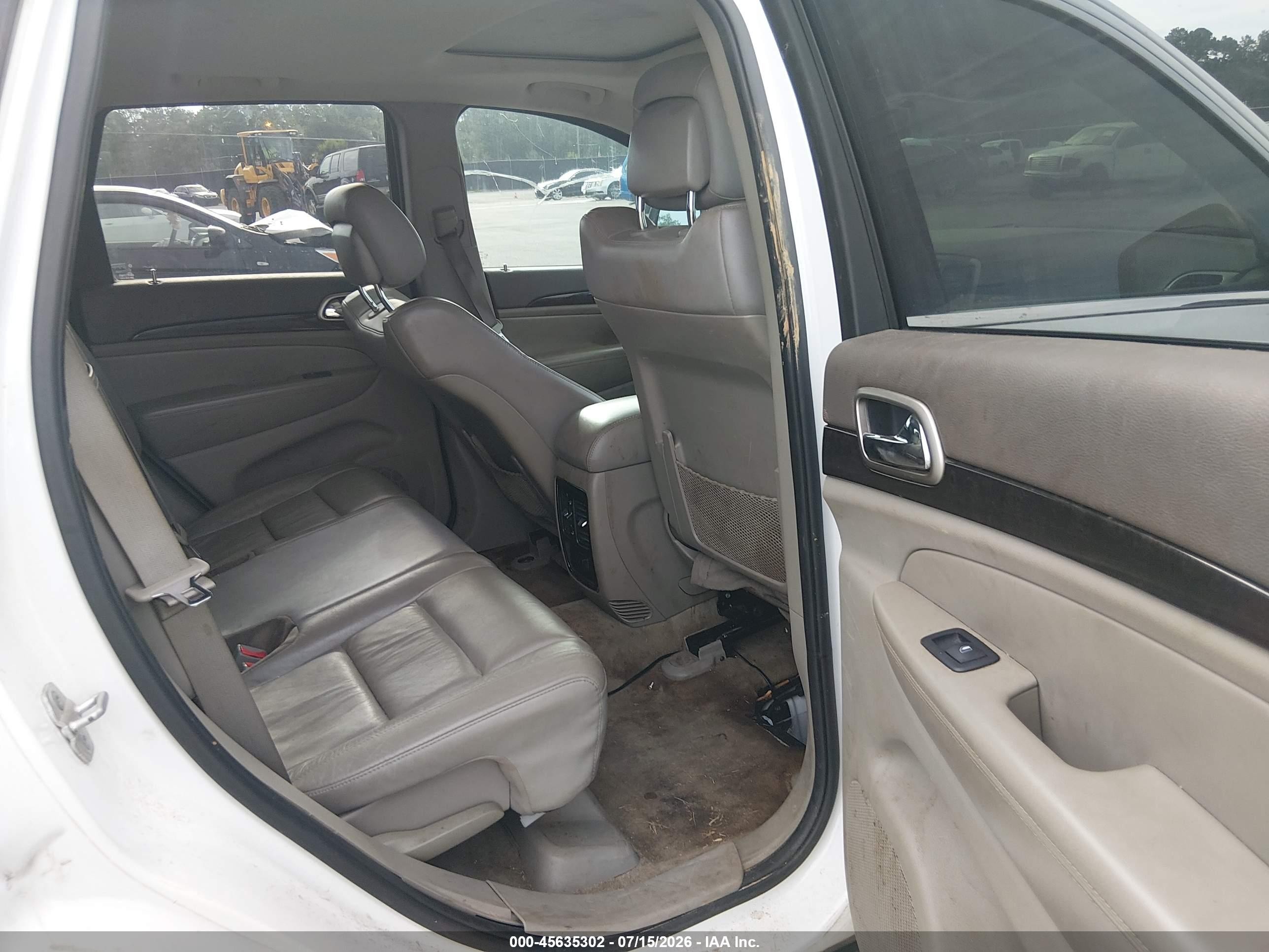 2013 Jeep Grand Cherokee Laredo White vin: 1C4RJFAT9DC646142