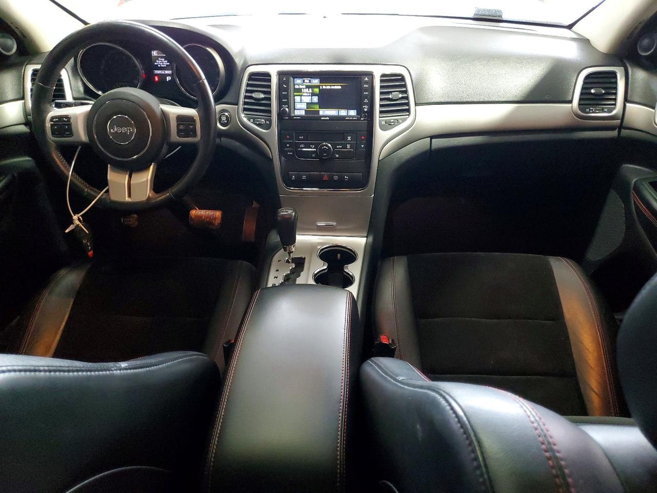 2013 Jeep Grand Cherokee Laredo White vin: 1C4RJFATXDC589823