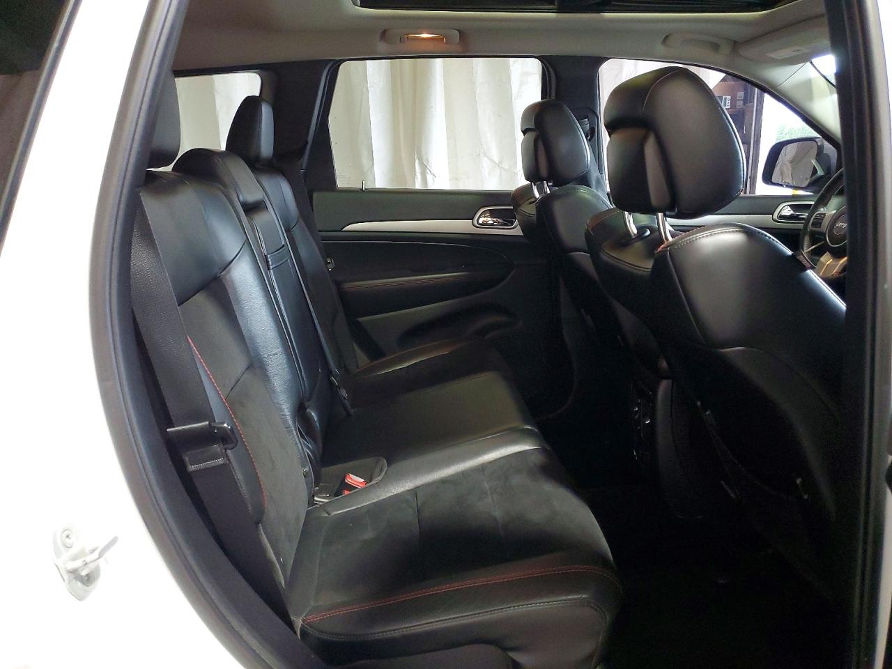 2013 Jeep Grand Cherokee Laredo White vin: 1C4RJFATXDC589823