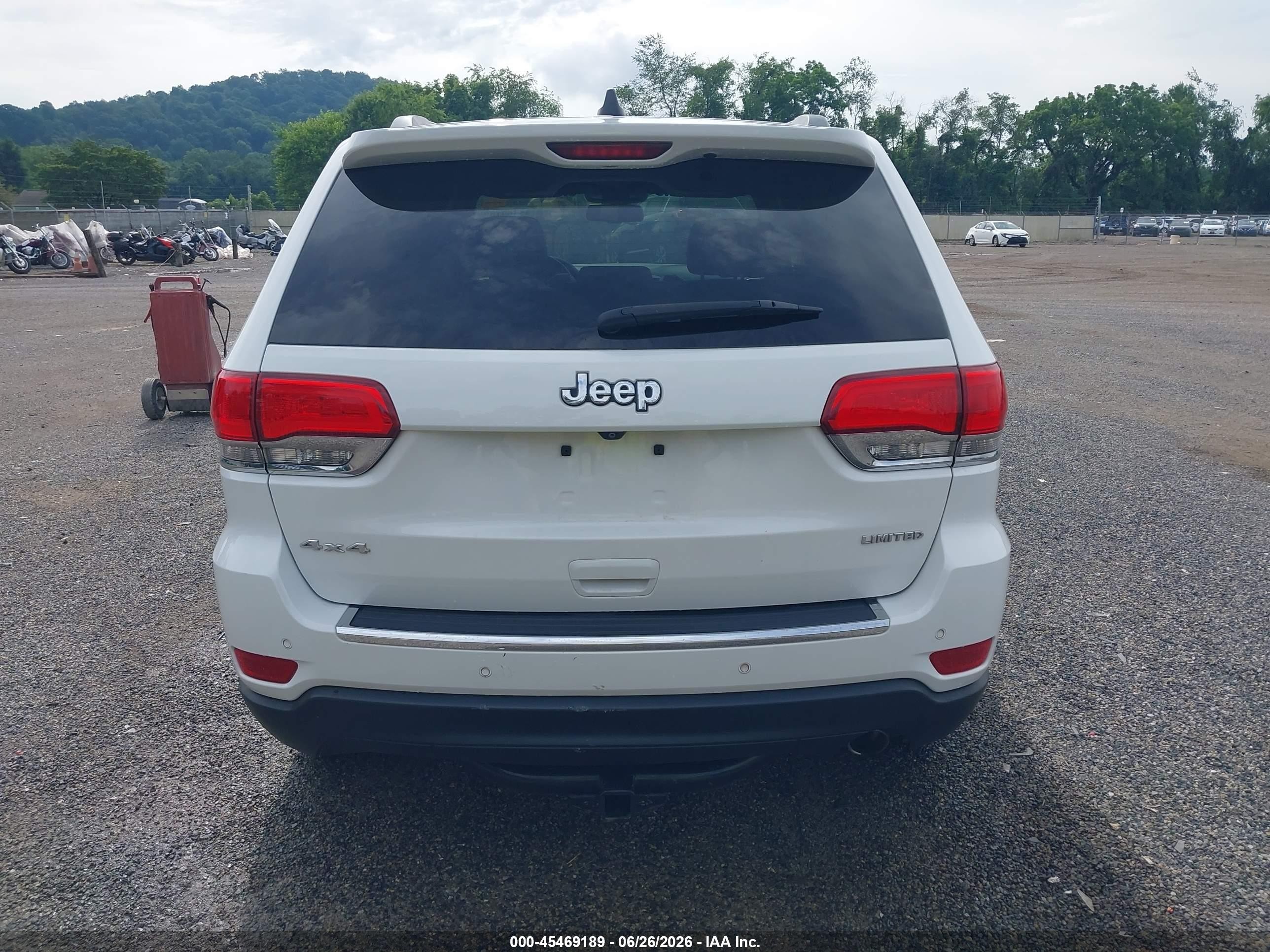 2015 Jeep Grand Cherokee Limited White vin: 1C4RJFBG0FC196658