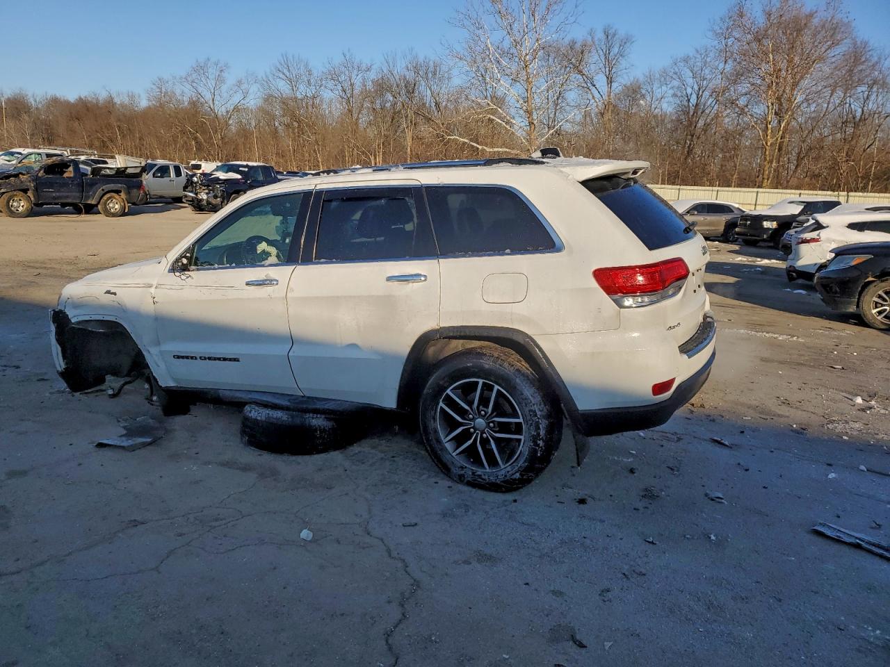 2017 Jeep Cheeroke Белый vin: 1C4RJFBG0HC841733