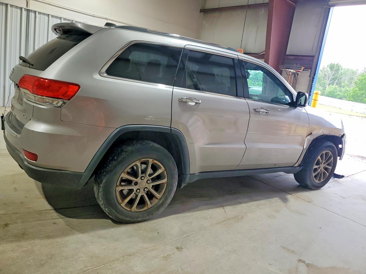 2014 Jeep Grand Cherokee Limited Silver vin: 1C4RJFBG1EC339468