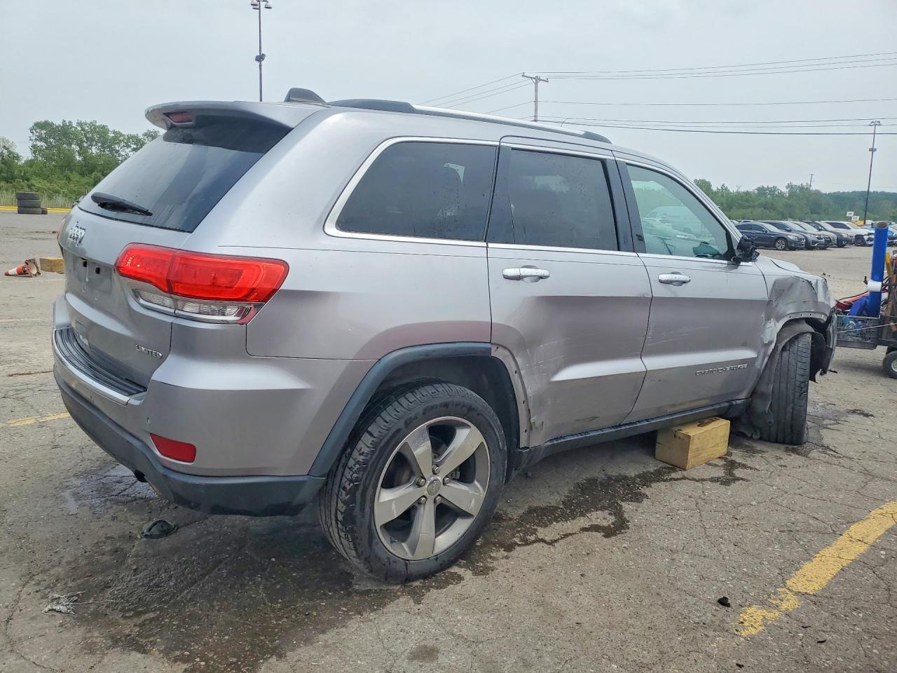 2015 Jeep Grand Cherokee Limited Silver vin: 1C4RJFBG1FC682430