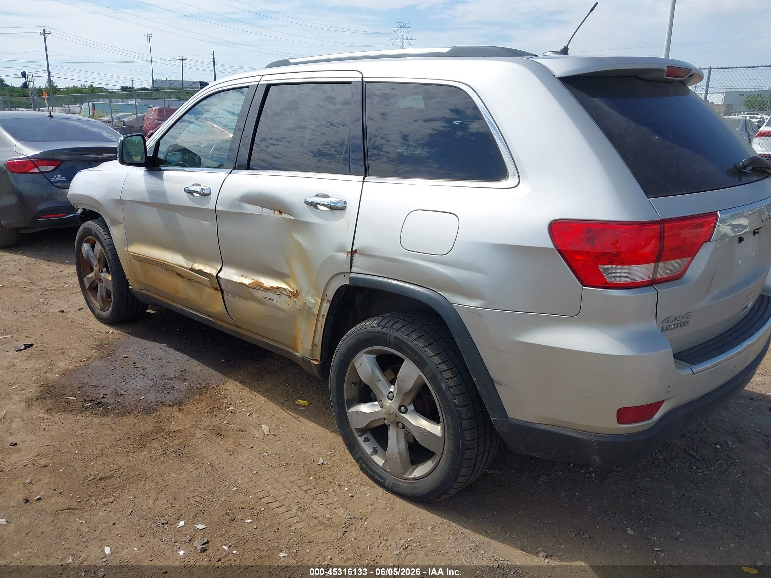 2013 Jeep Grand Cherokee Limited Silver vin: 1C4RJFBG2DC582141