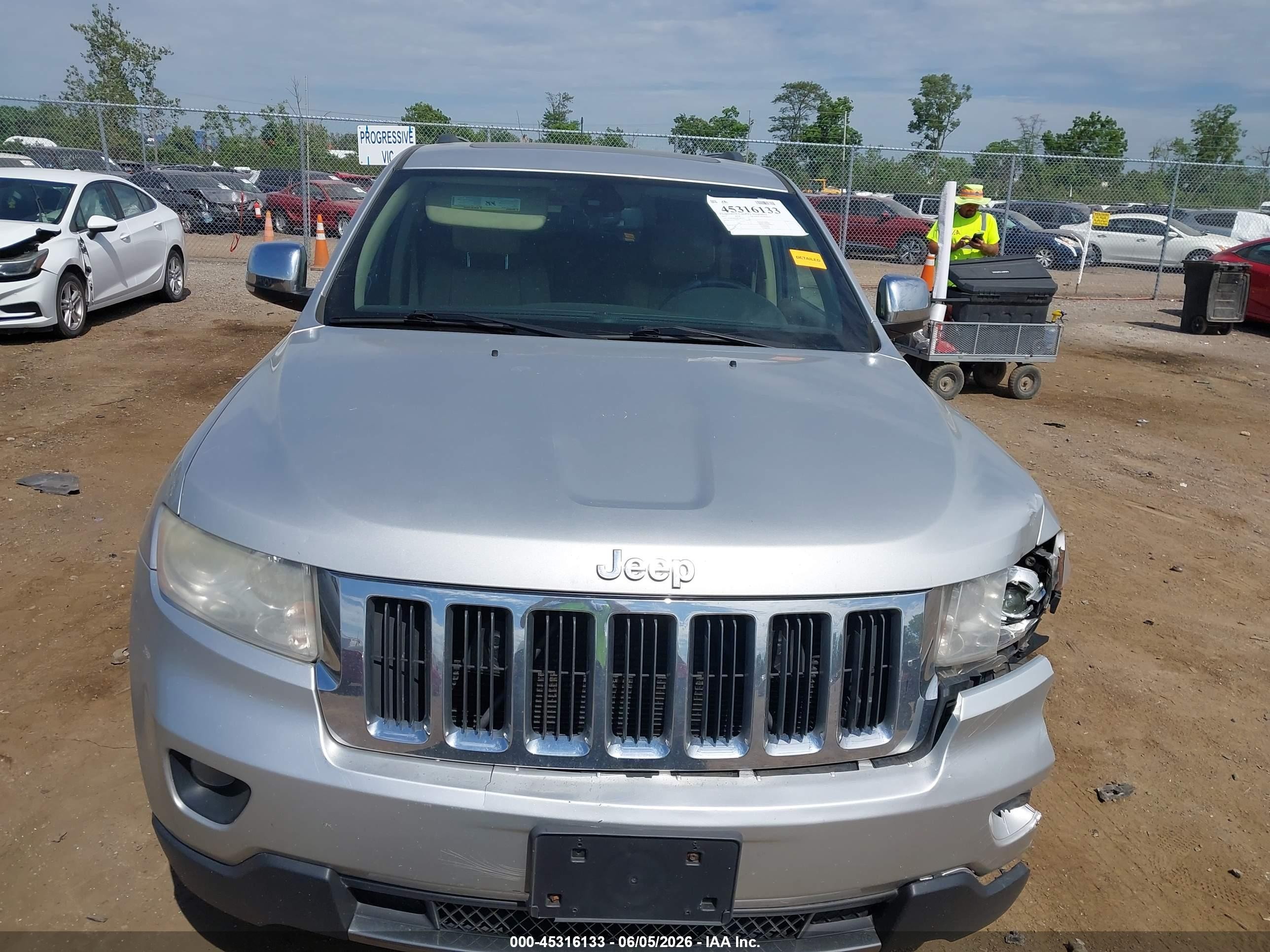 2013 Jeep Grand Cherokee Limited Silver vin: 1C4RJFBG2DC582141