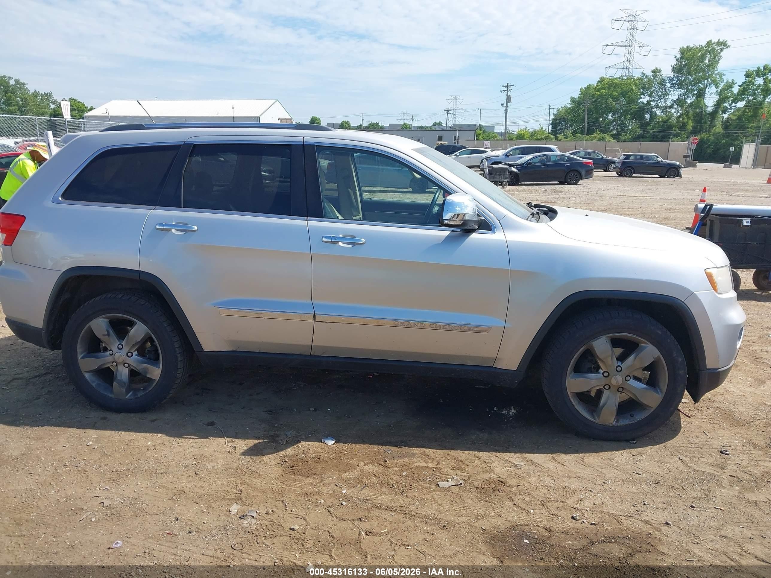 2013 Jeep Grand Cherokee Limited Silver vin: 1C4RJFBG2DC582141