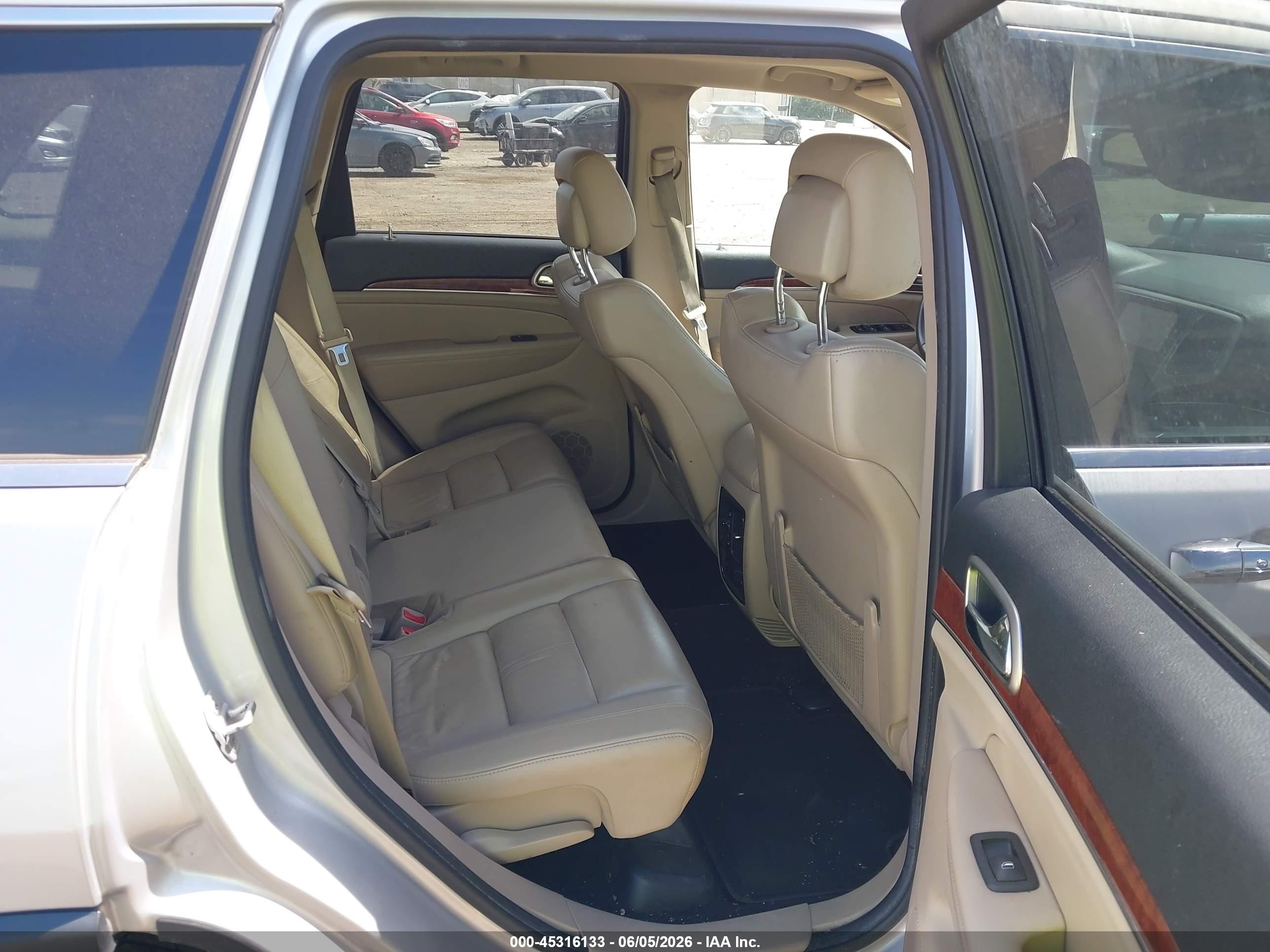 2013 Jeep Grand Cherokee Limited Silver vin: 1C4RJFBG2DC582141
