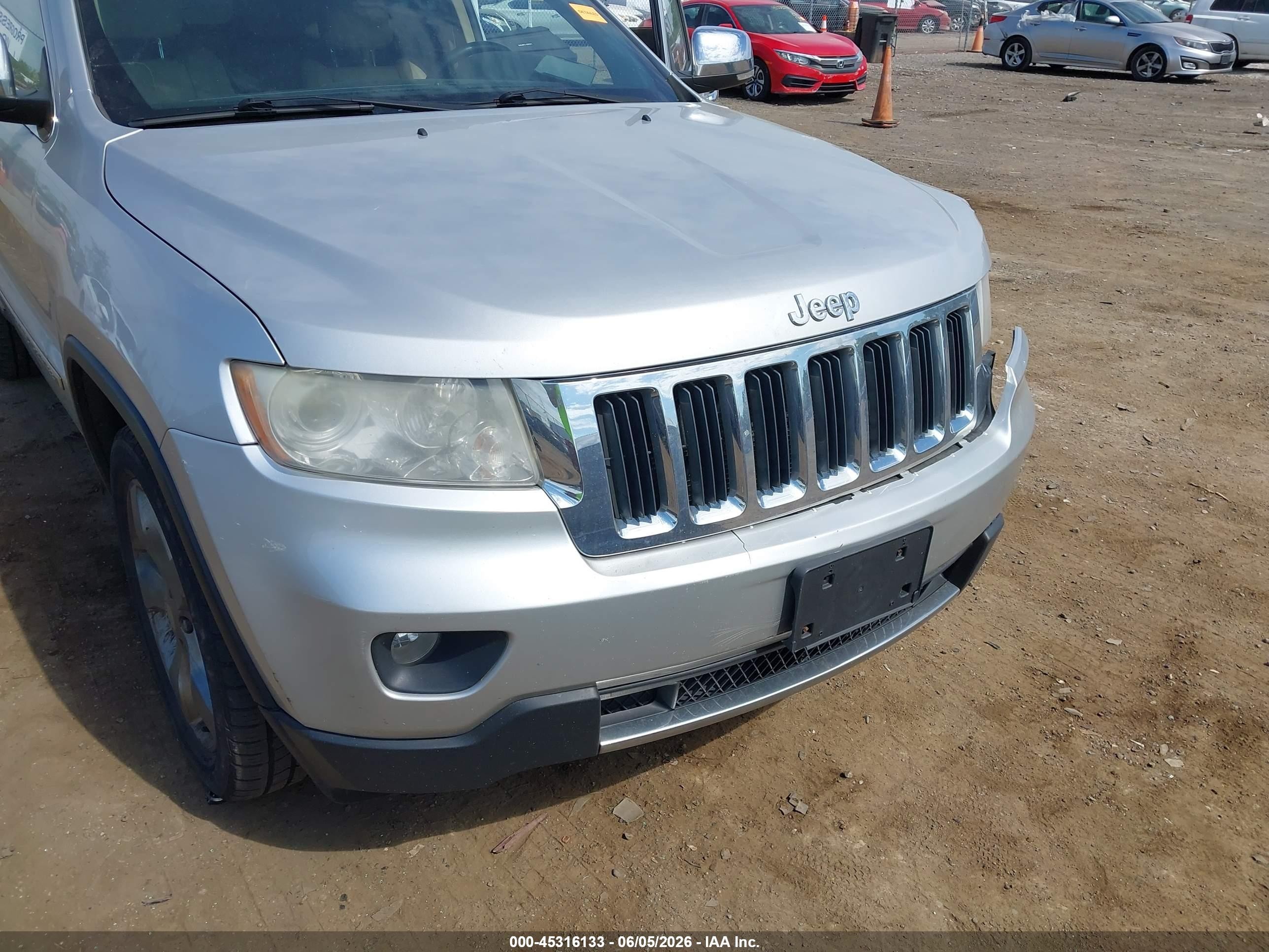 2013 Jeep Grand Cherokee Limited Silver vin: 1C4RJFBG2DC582141
