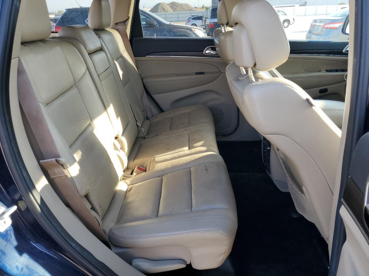 2014 Jeep Grand Cherokee Limited Blue vin: 1C4RJFBG2EC156418 Damage: Right Rear Seat, Stained, Permanent