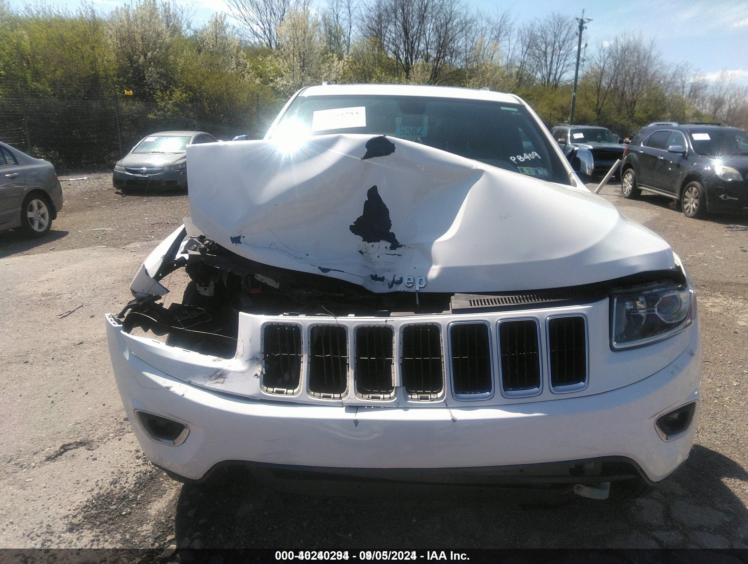 2014 Jeep Grand Cherokee Limited White vin: 1C4RJFBG2EC497995