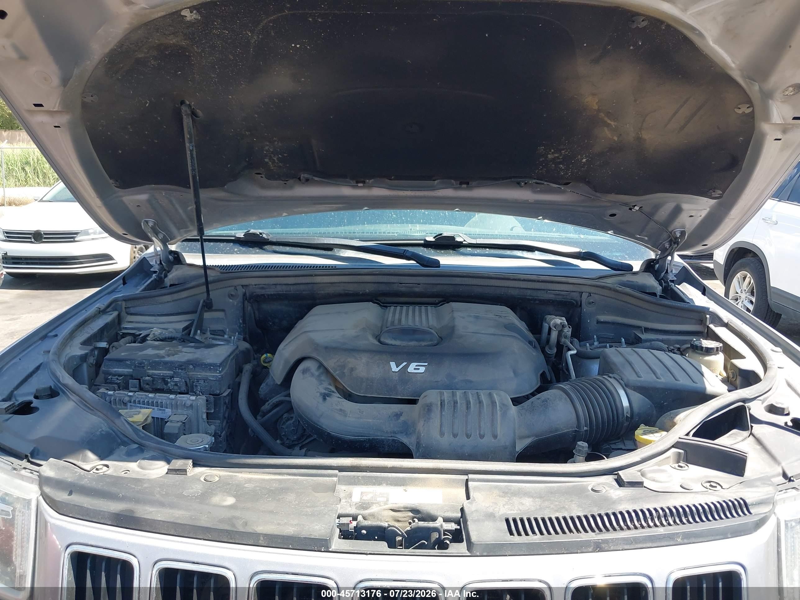 2014 Jeep Grand Cherokee Limited Silver vin: 1C4RJFBG2EC525603