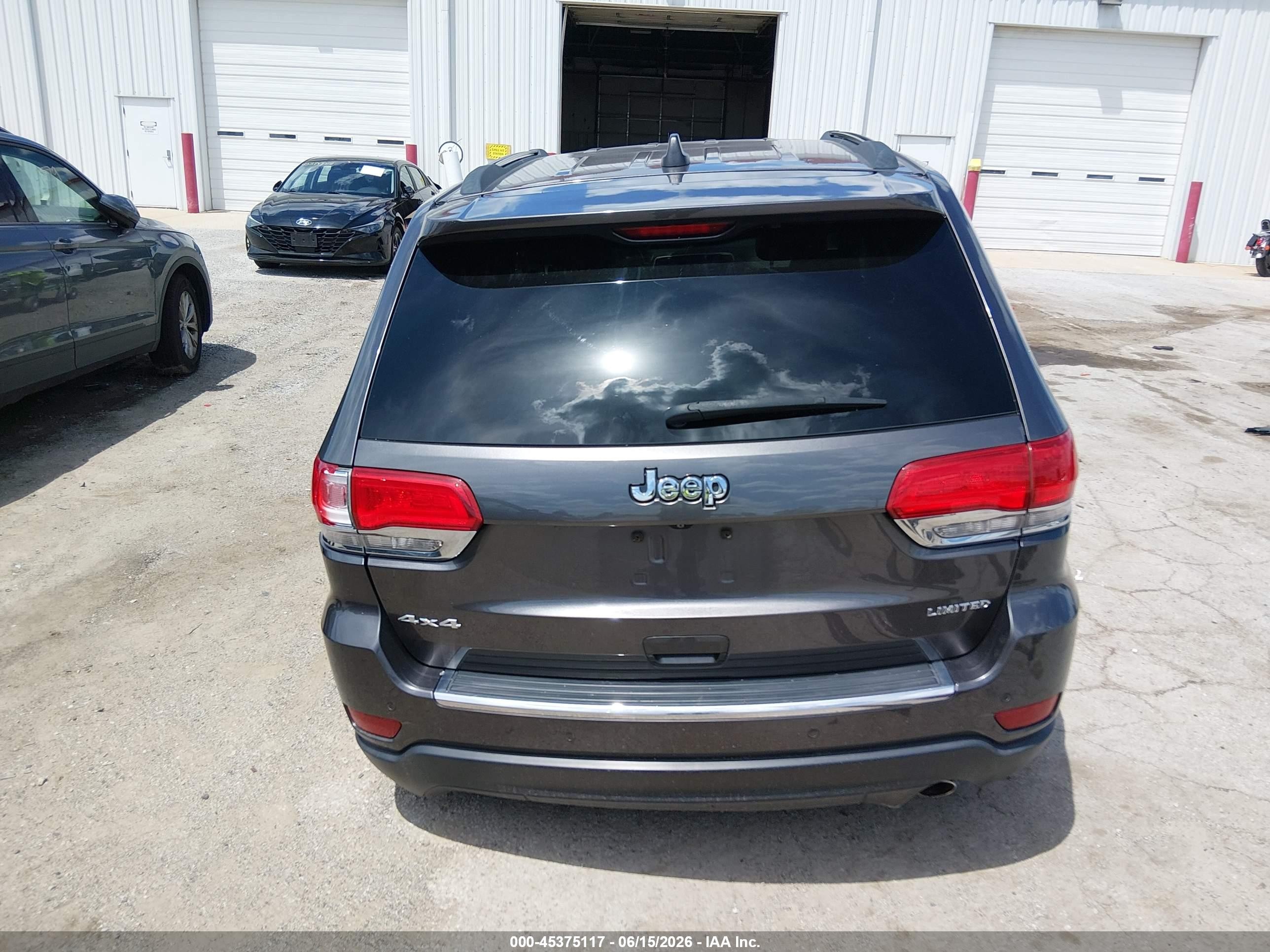 2015 Jeep Grand Cherokee Limited Silver vin: 1C4RJFBG2FC609485