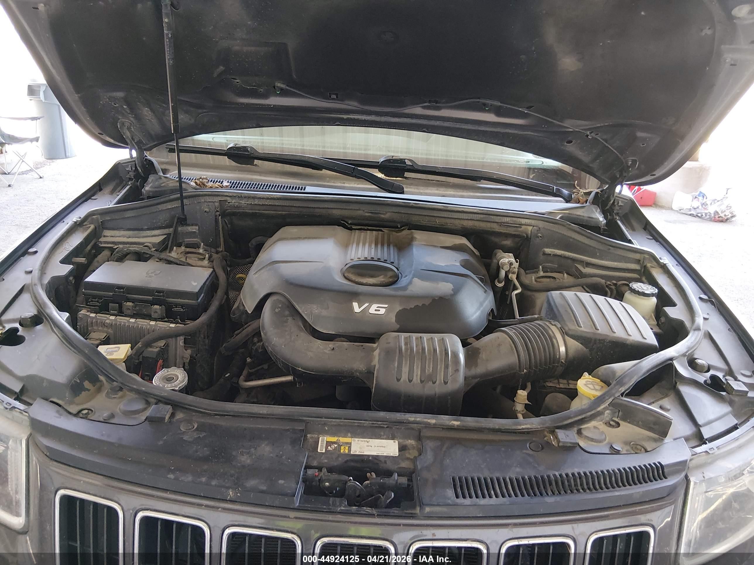 2015 Jeep Grand Cherokee Limited Silver vin: 1C4RJFBG2FC611463
