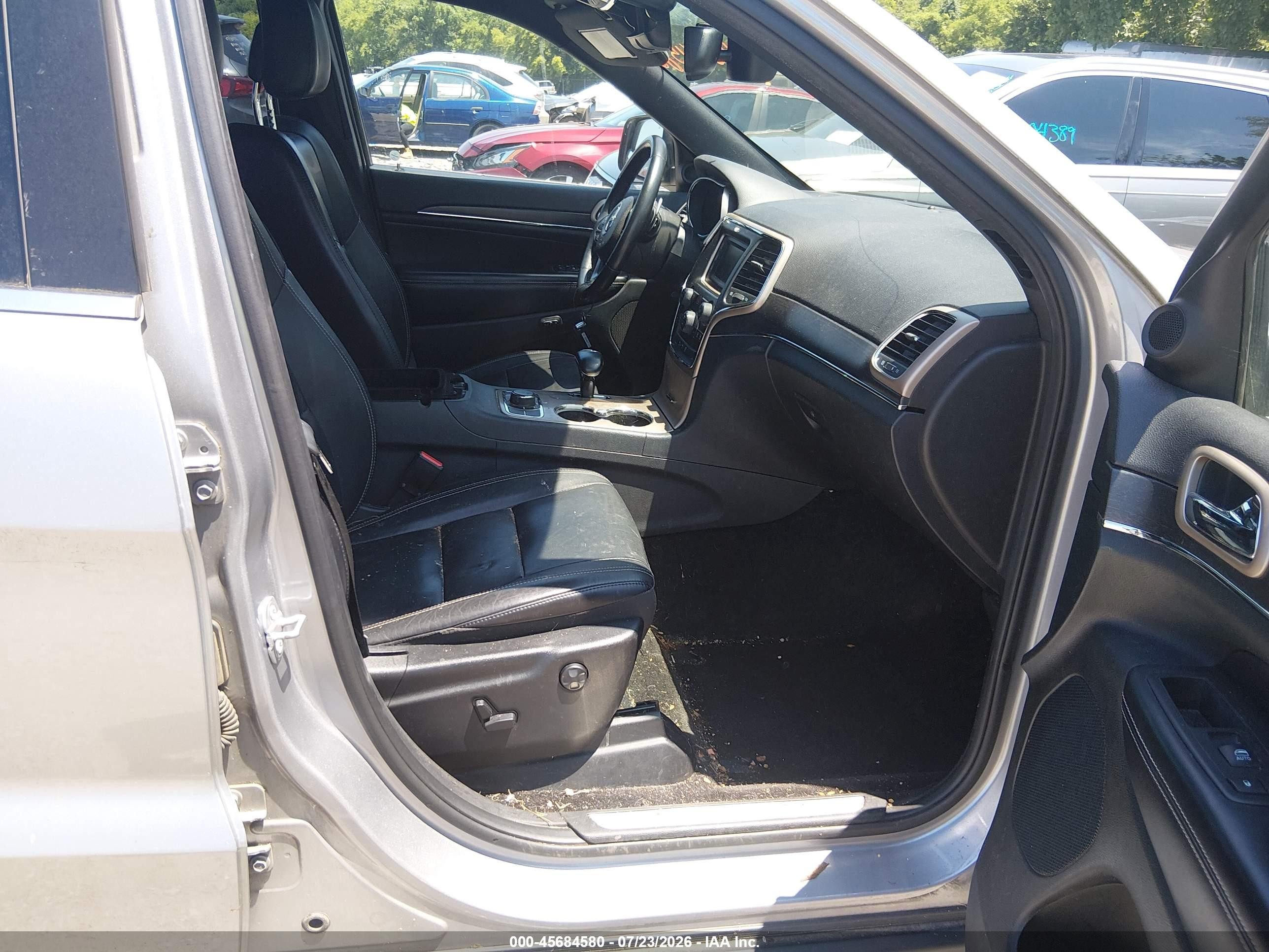 2015 Jeep Grand Cherokee Limited Silver vin: 1C4RJFBG2FC741470