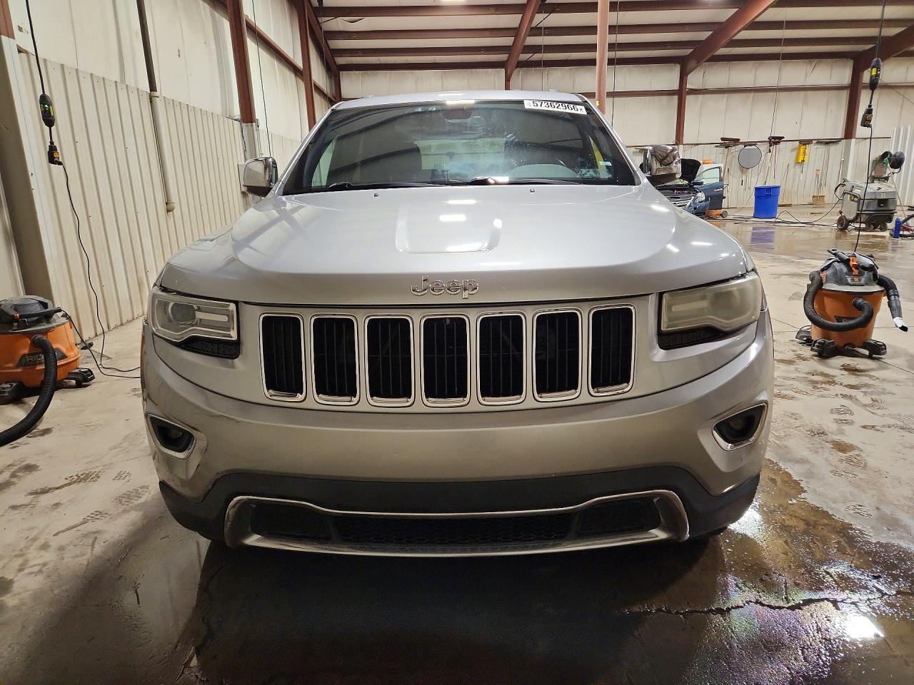 2015 Jeep Grand Cherokee Limited Silver vin: 1C4RJFBG2FC852214