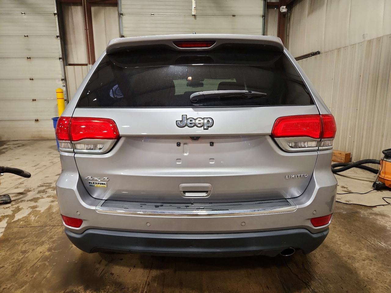 2015 Jeep Grand Cherokee Limited Silver vin: 1C4RJFBG2FC852214