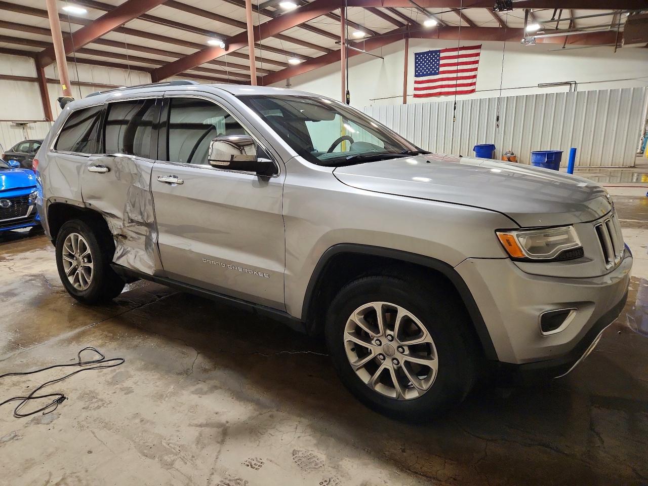 2015 Jeep Grand Cherokee Limited Silver vin: 1C4RJFBG2FC852214