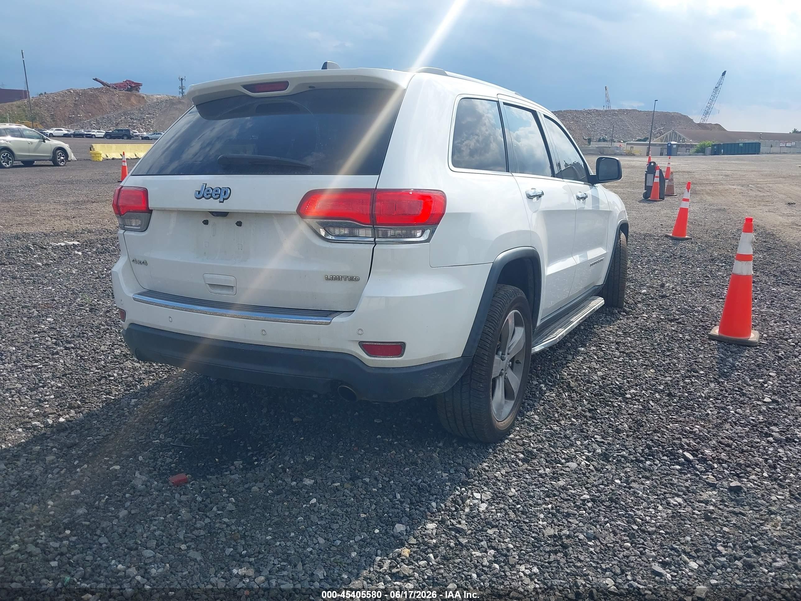 2015 Jeep Grand Cherokee Limited White vin: 1C4RJFBG2FC855775