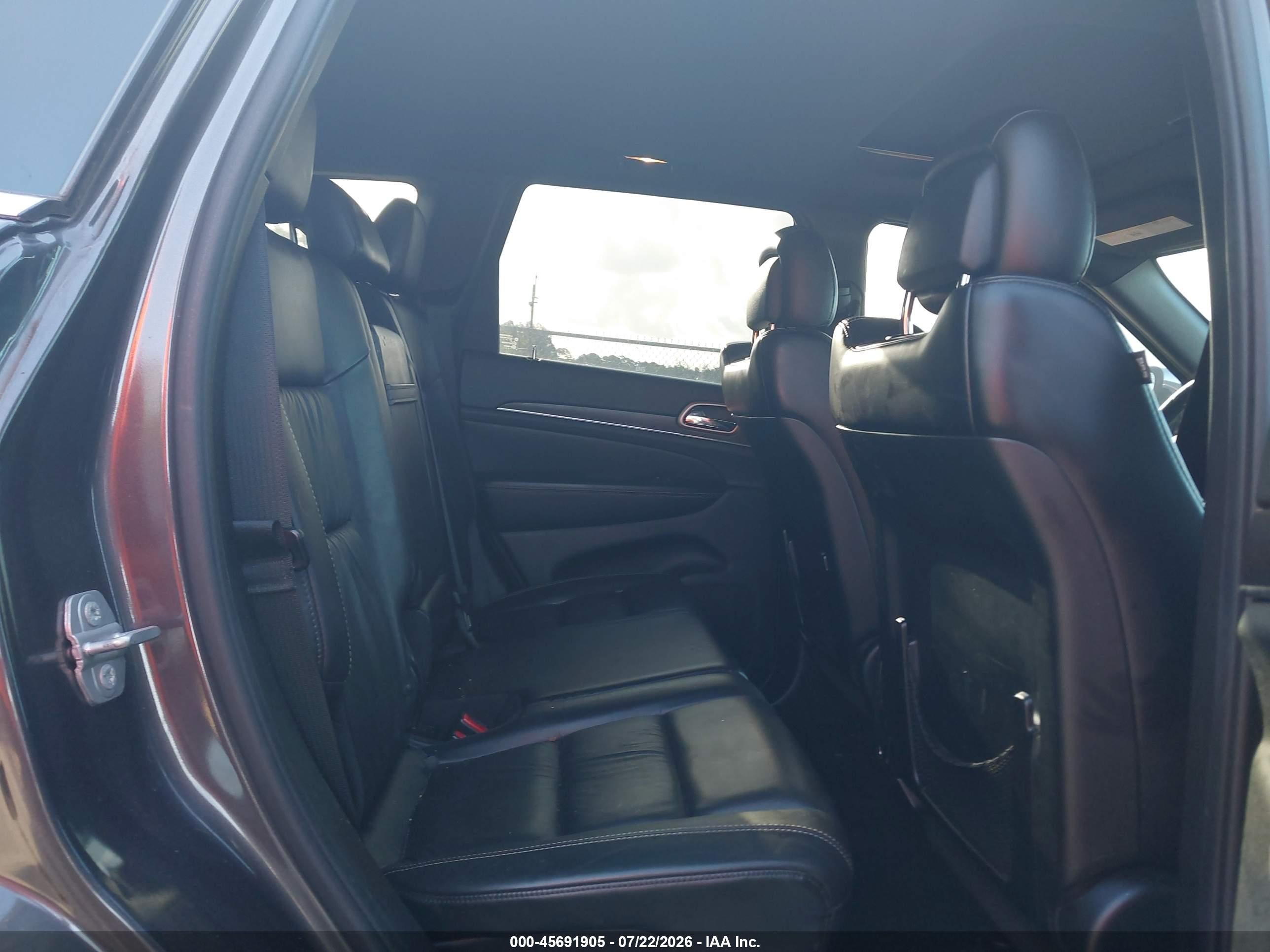 2015 Jeep Grand Cherokee Limited Серебряный vin: 1C4RJFBG2FC939966