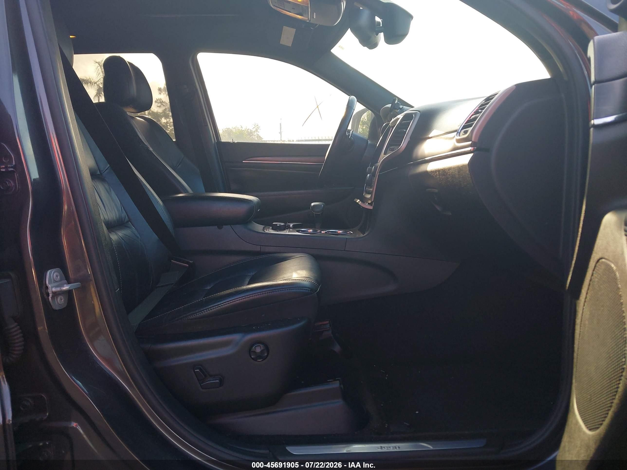 2015 Jeep Grand Cherokee Limited Серебряный vin: 1C4RJFBG2FC939966