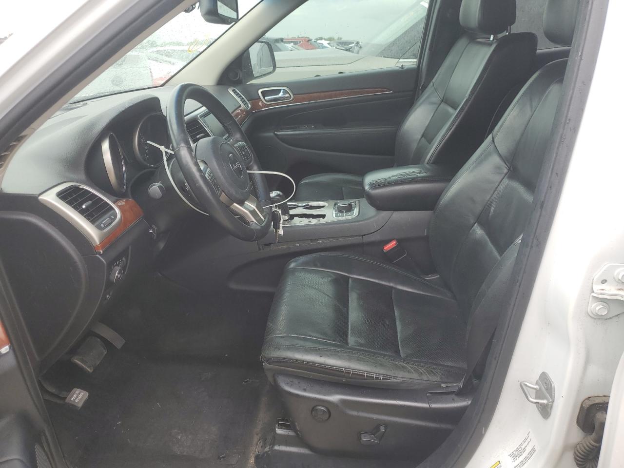 2013 Jeep Grand Cherokee Limited White vin: 1C4RJFBG3DC552971 Damage: Left Front Seat Cushion, Worn, Replacement Required