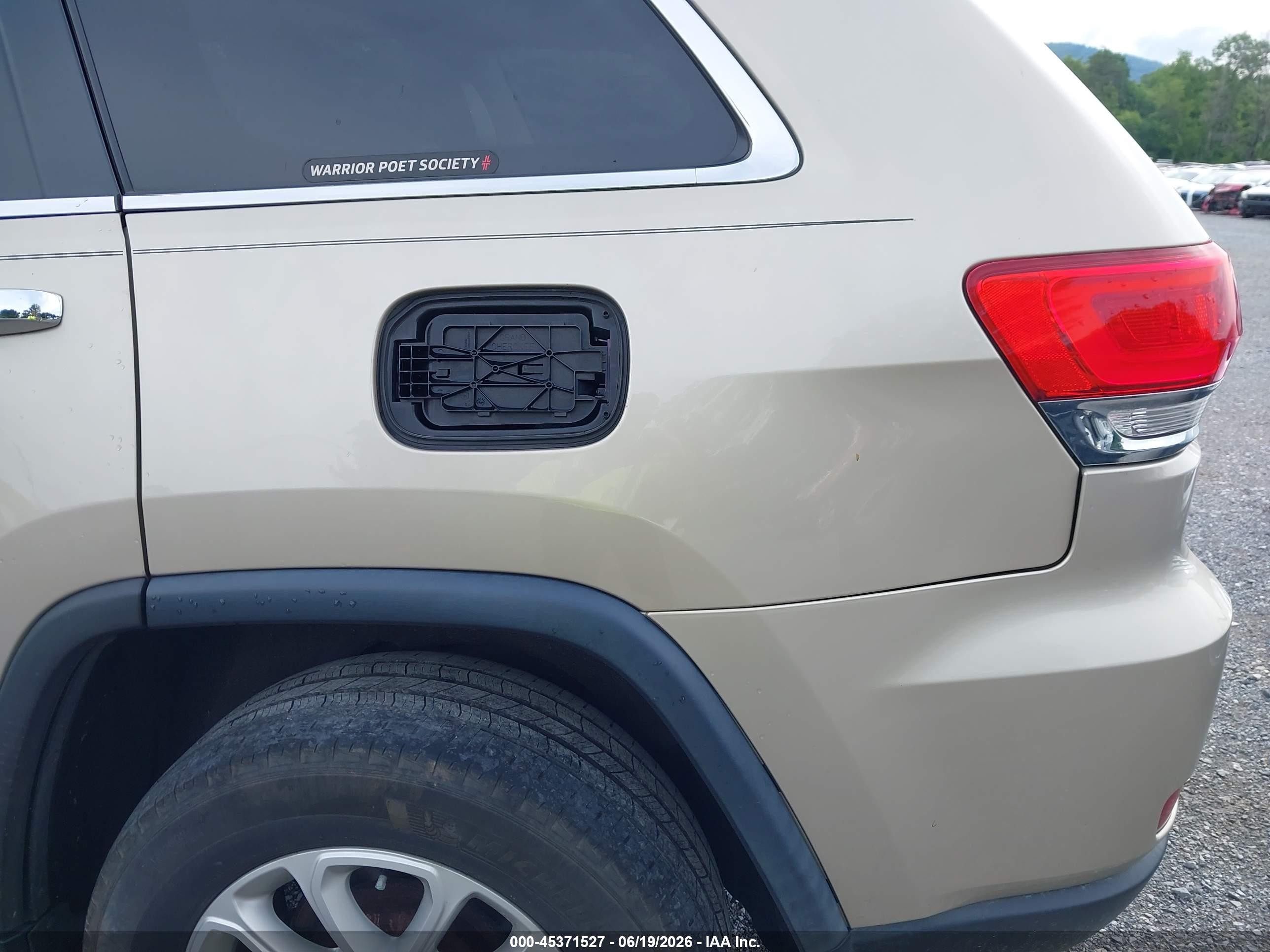 2014 Jeep Grand Cherokee Limited Gold vin: 1C4RJFBG3EC227027