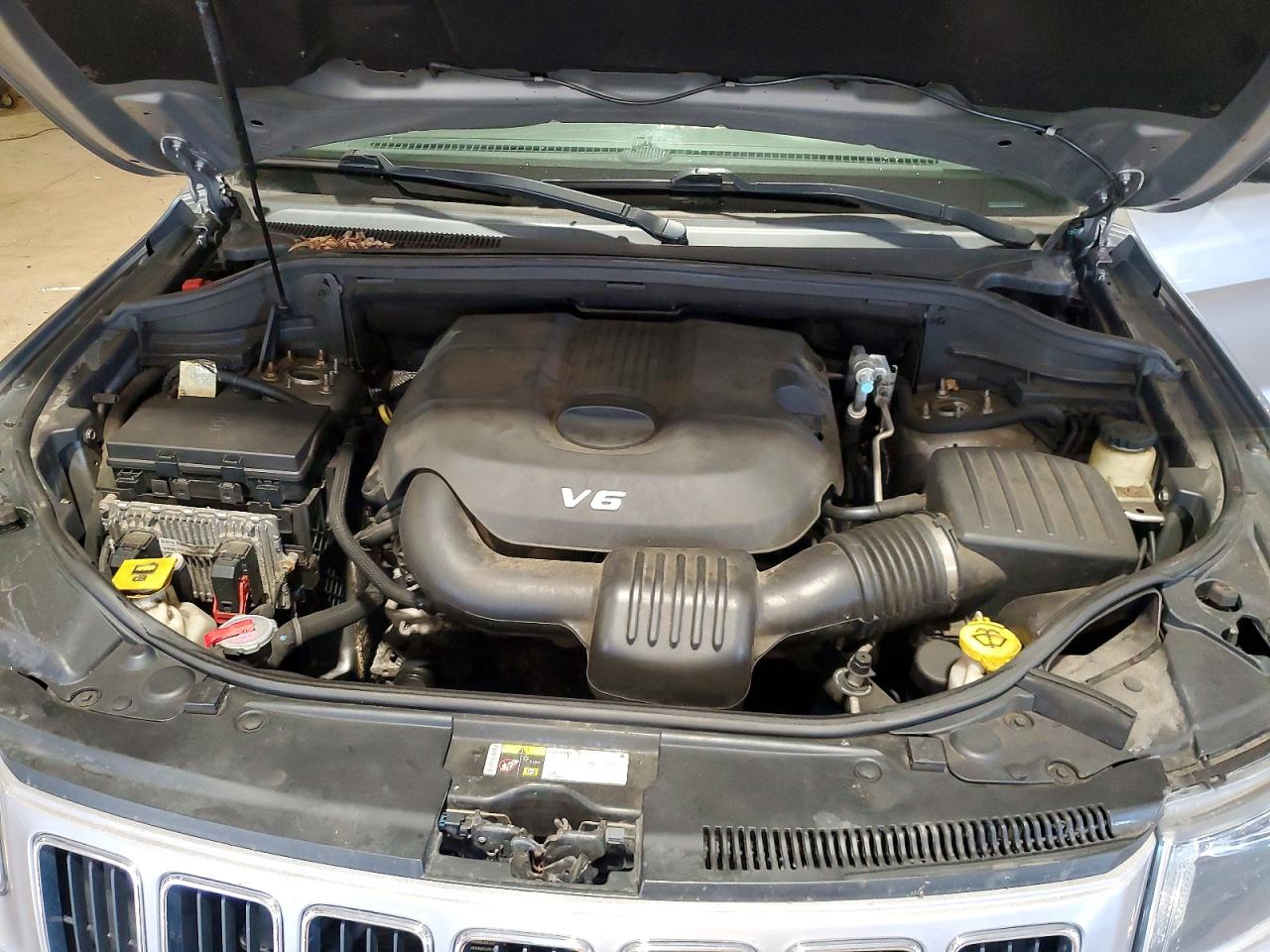 2014 Jeep Grand Cherokee Limited Silver vin: 1C4RJFBG3EC233829