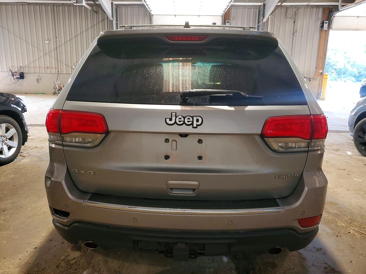 2014 Jeep Grand Cherokee Limited Silver vin: 1C4RJFBG3EC233829