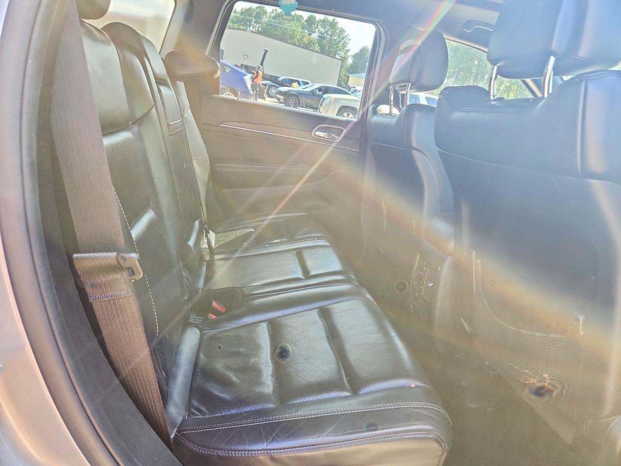 2015 Jeep Grand Cherokee Limited Silver vin: 1C4RJFBG3FC197884