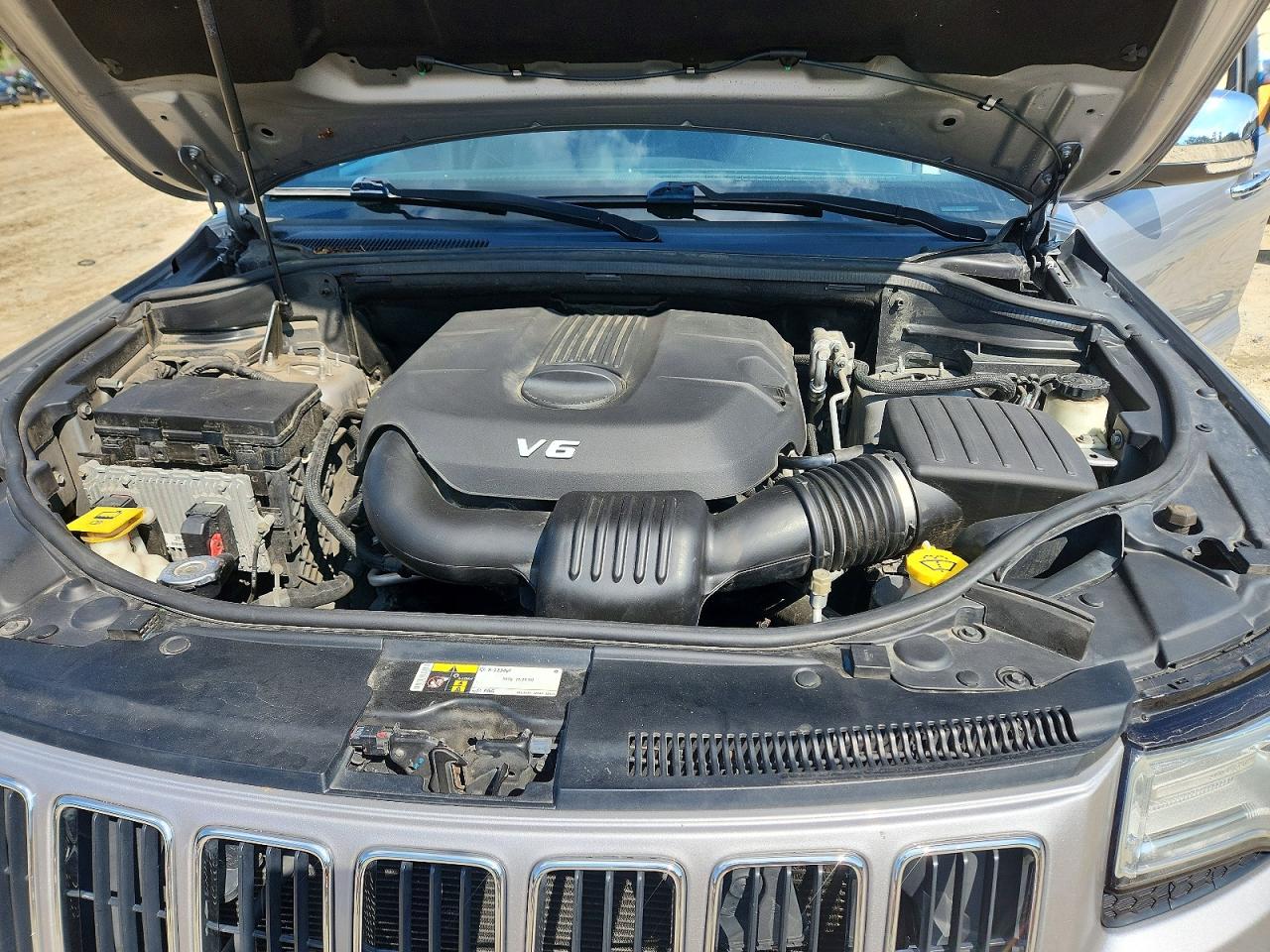 2015 Jeep Grand Cherokee Limited Silver vin: 1C4RJFBG3FC197884
