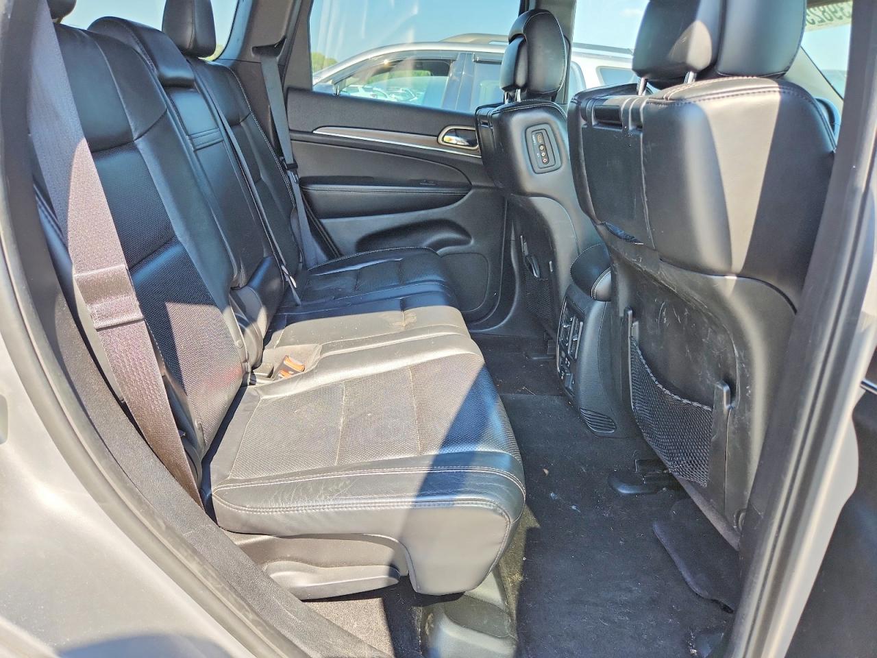 2015 Jeep Grand Cherokee Limited Silver vin: 1C4RJFBG3FC607275