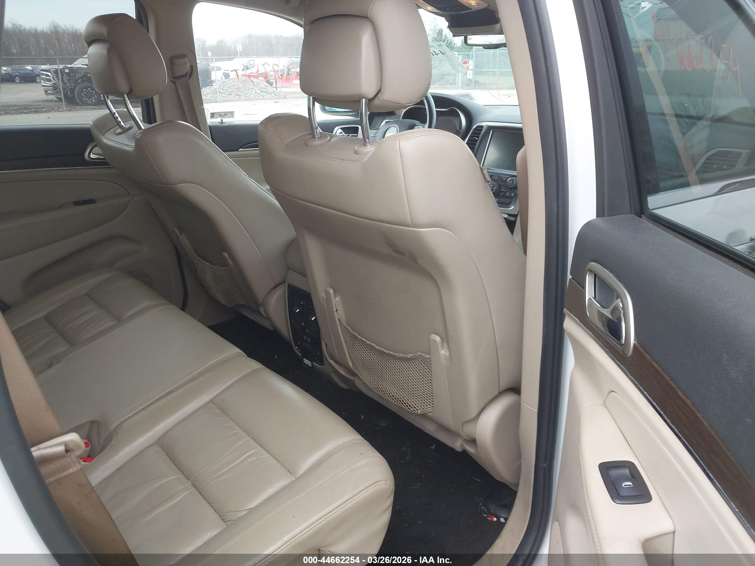 2015 Jeep Grand Cherokee Limited Белый vin: 1C4RJFBG3FC738321