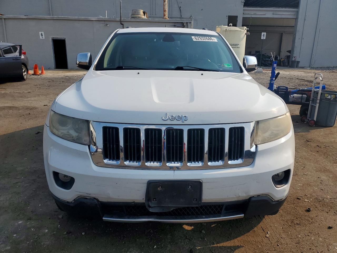 2013 Jeep Grand Cherokee Limited White vin: 1C4RJFBG4DC583341