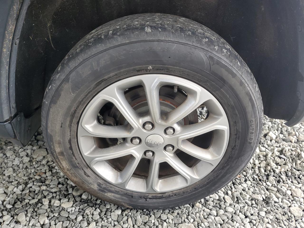 2014 Jeep Grand Cherokee Limited Black vin: 1C4RJFBG4EC215579 Damage: Left Rear Tire, Cracked, Replacement Required