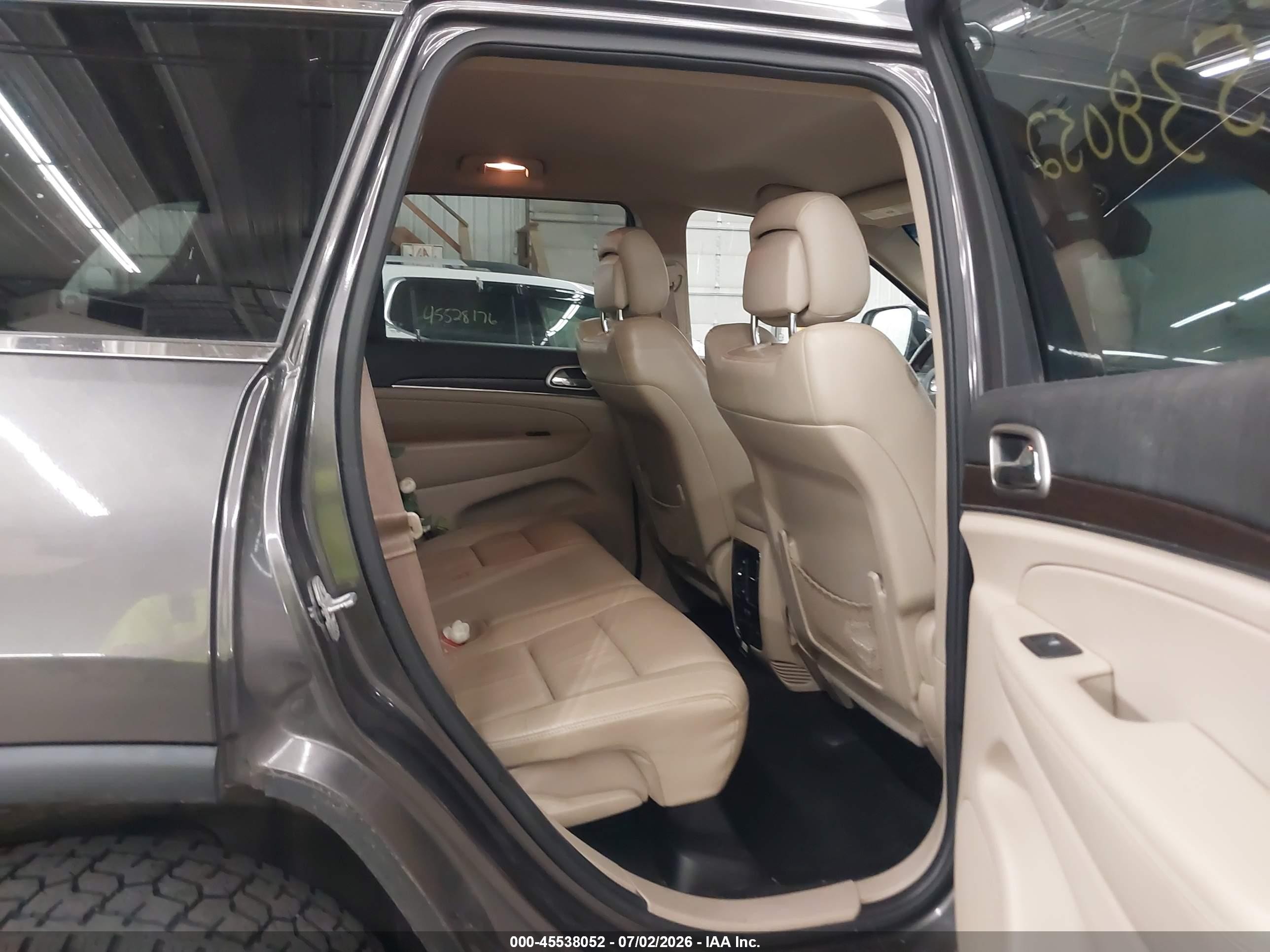 2015 Jeep Grand Cherokee Limited Silver vin: 1C4RJFBG4FC632878