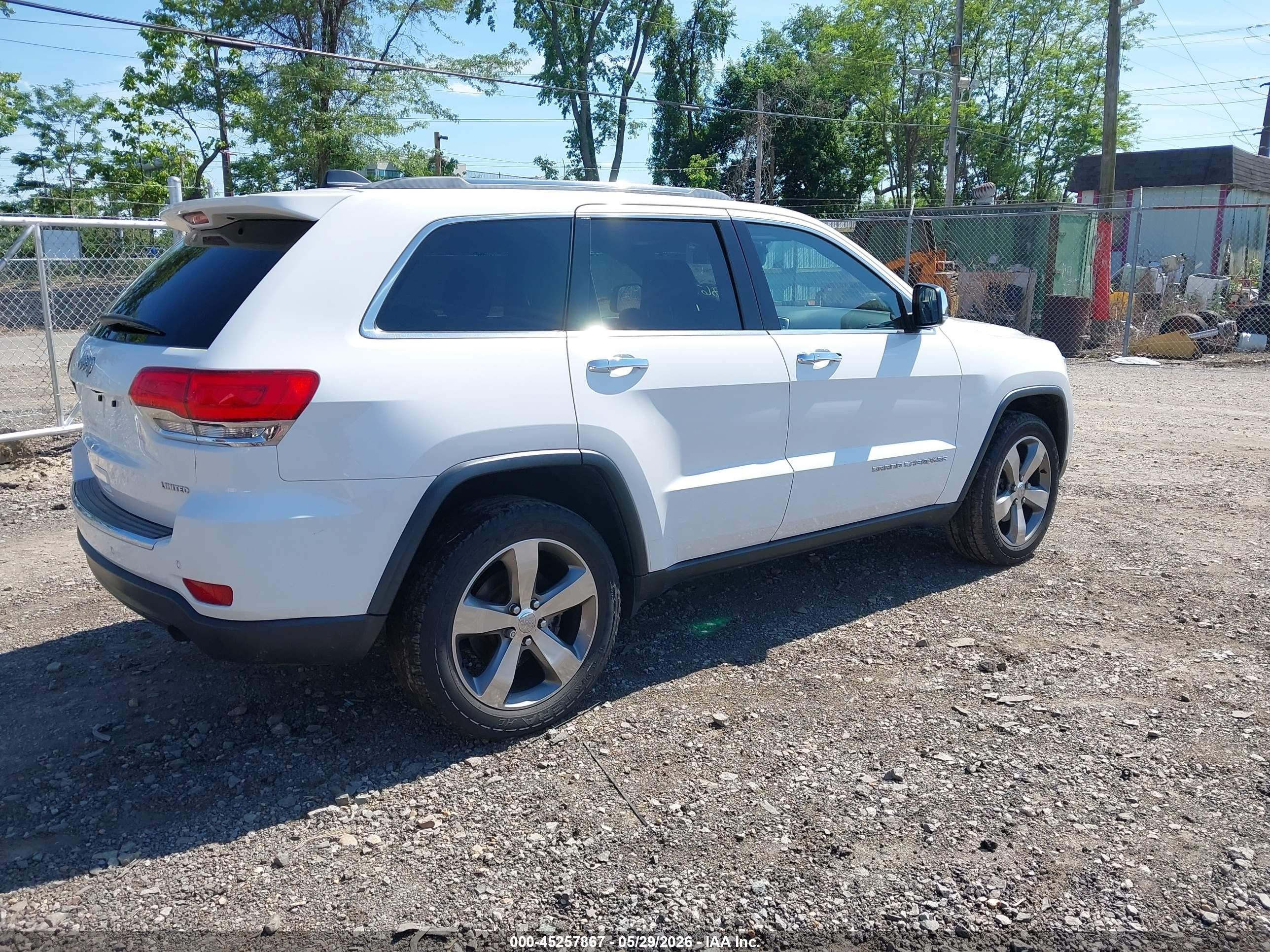 2015 Jeep Grand Cherokee Limited White vin: 1C4RJFBG4FC777192